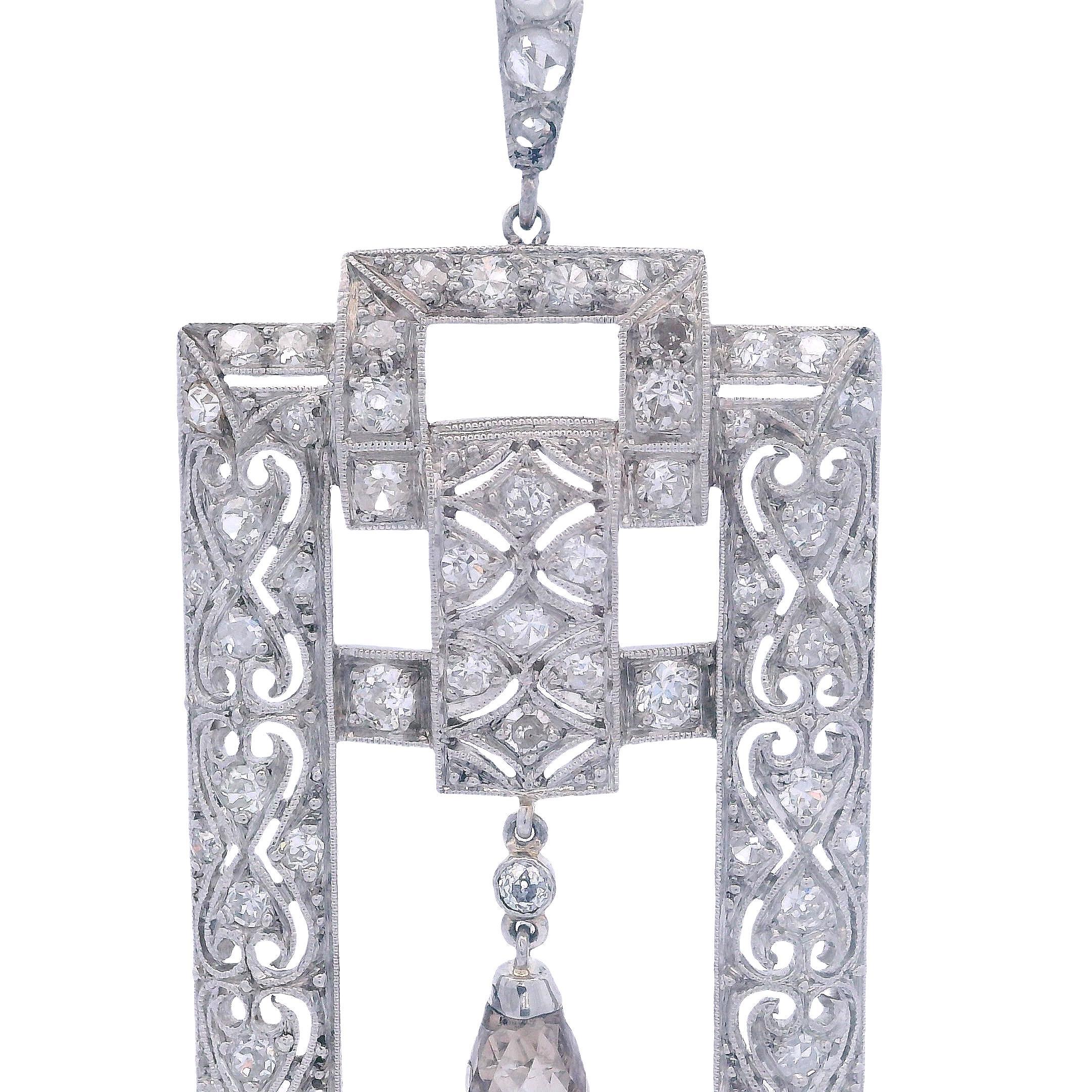 Pendentif et chaîne Art déco en platine avec diamants Bon état - En vente à Aventura, FL