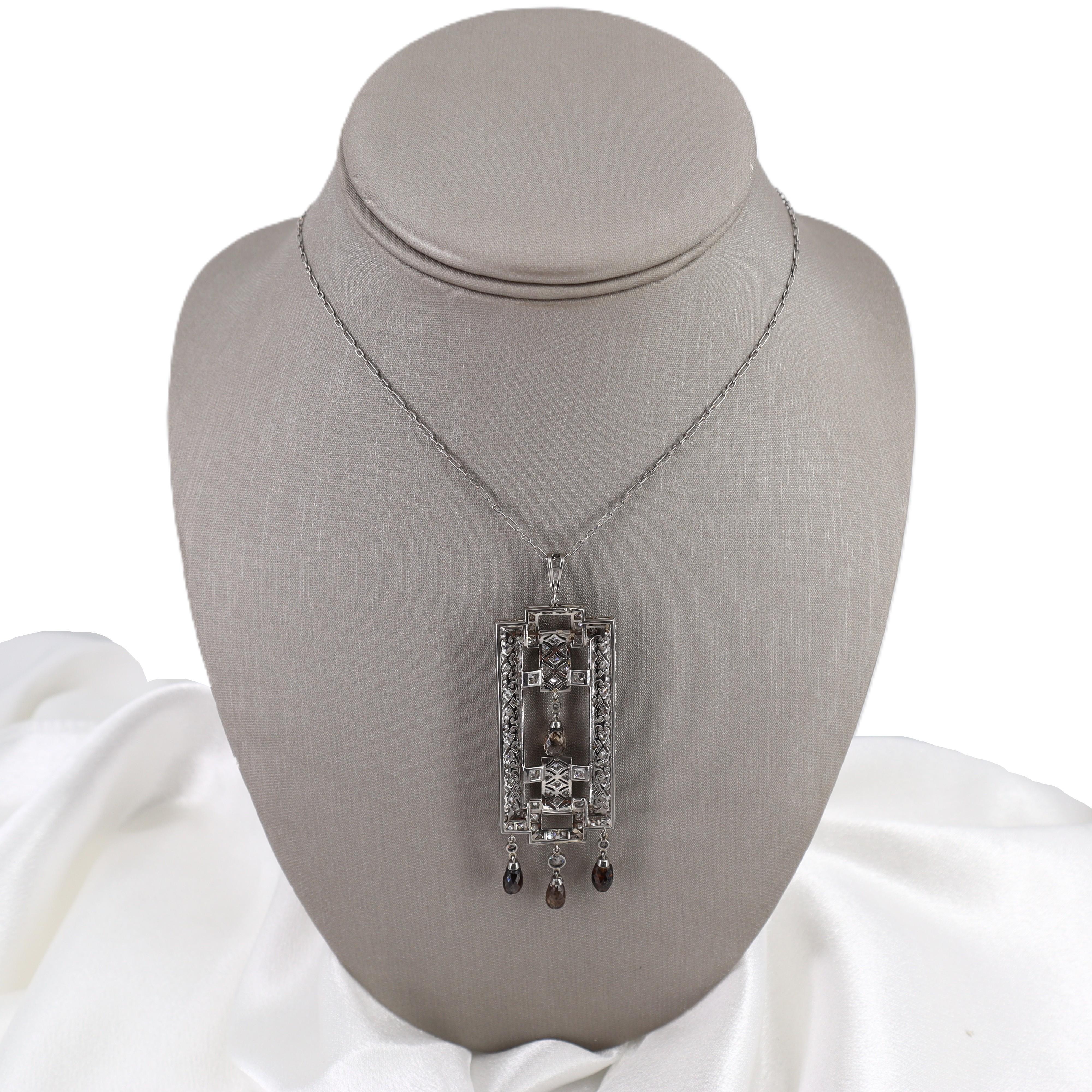 Pendentif et chaîne Art déco en platine avec diamants en vente 1