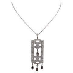 Pendentif et chaîne Art déco en platine avec diamants