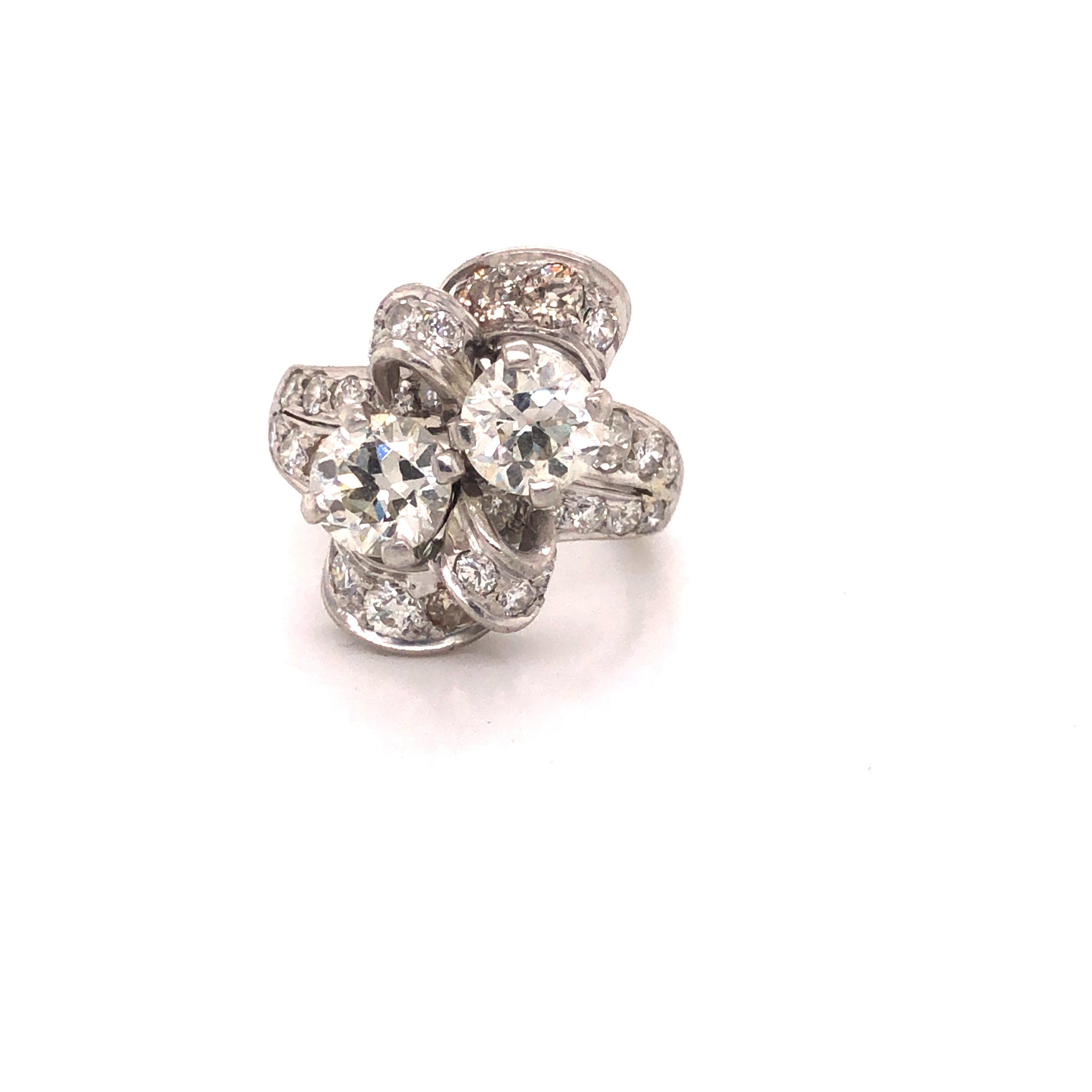 Art Deco Style Platinum and Diamond Ring 1.90 Carat In Good Condition In MIAMI, FL