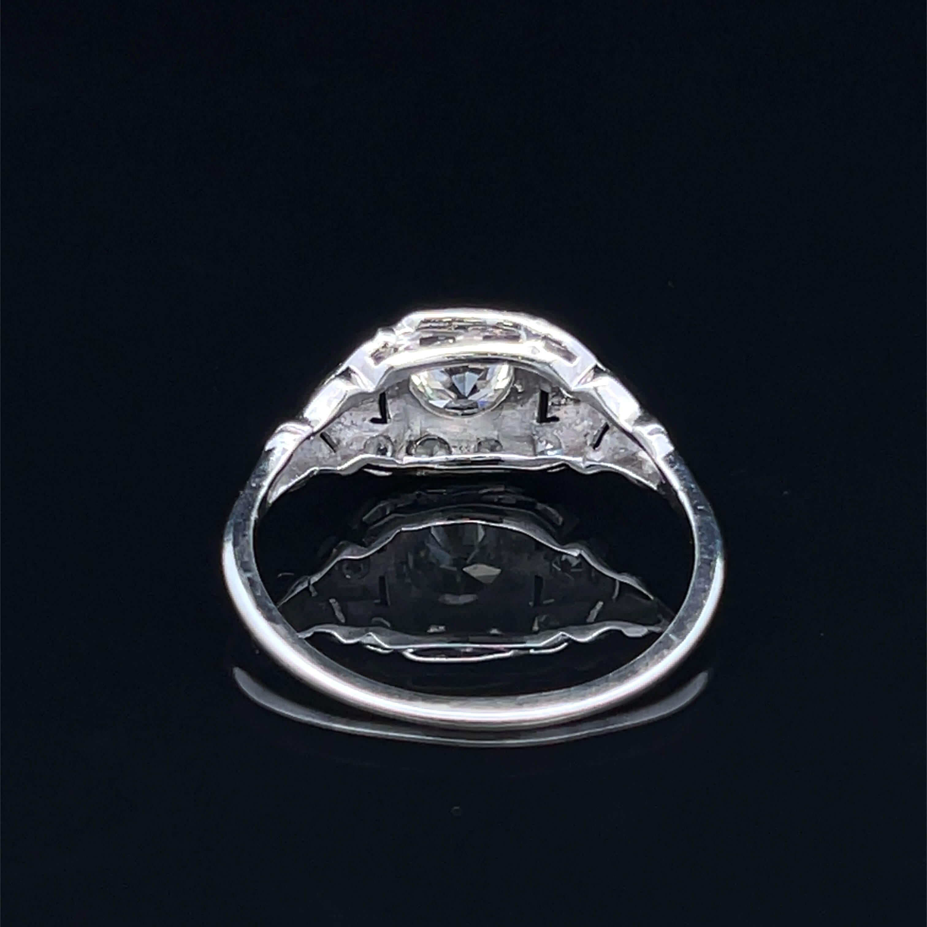 Anello di diamanti in platino Art Deco Circa 19030 In condizioni buone in vendita a ADELAIDE, SA