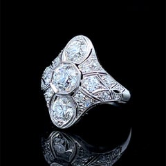 Bague Art Déco en platine et diamants Circa 1930