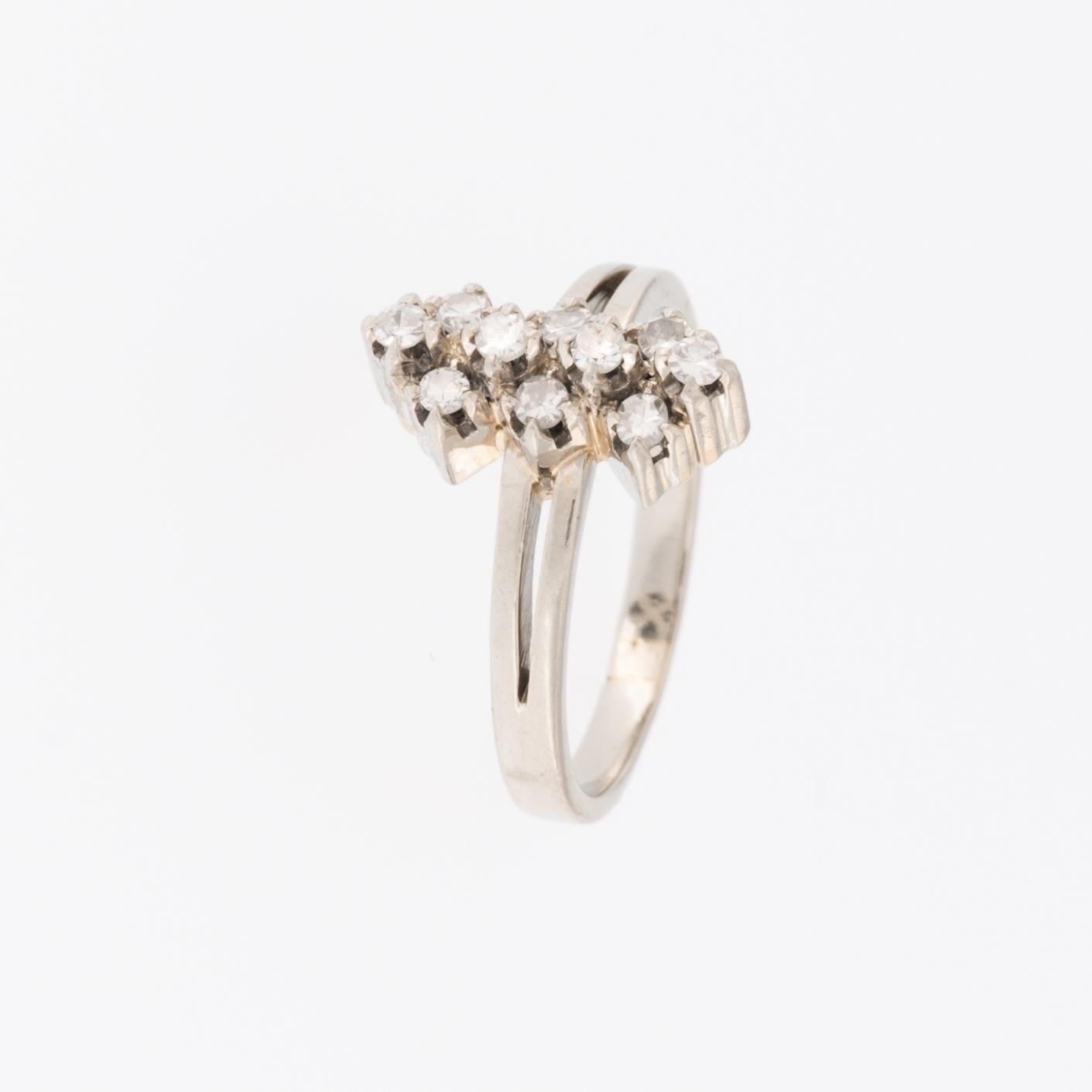 Brilliant Cut Art Deco Platinum Diamond Ring For Sale