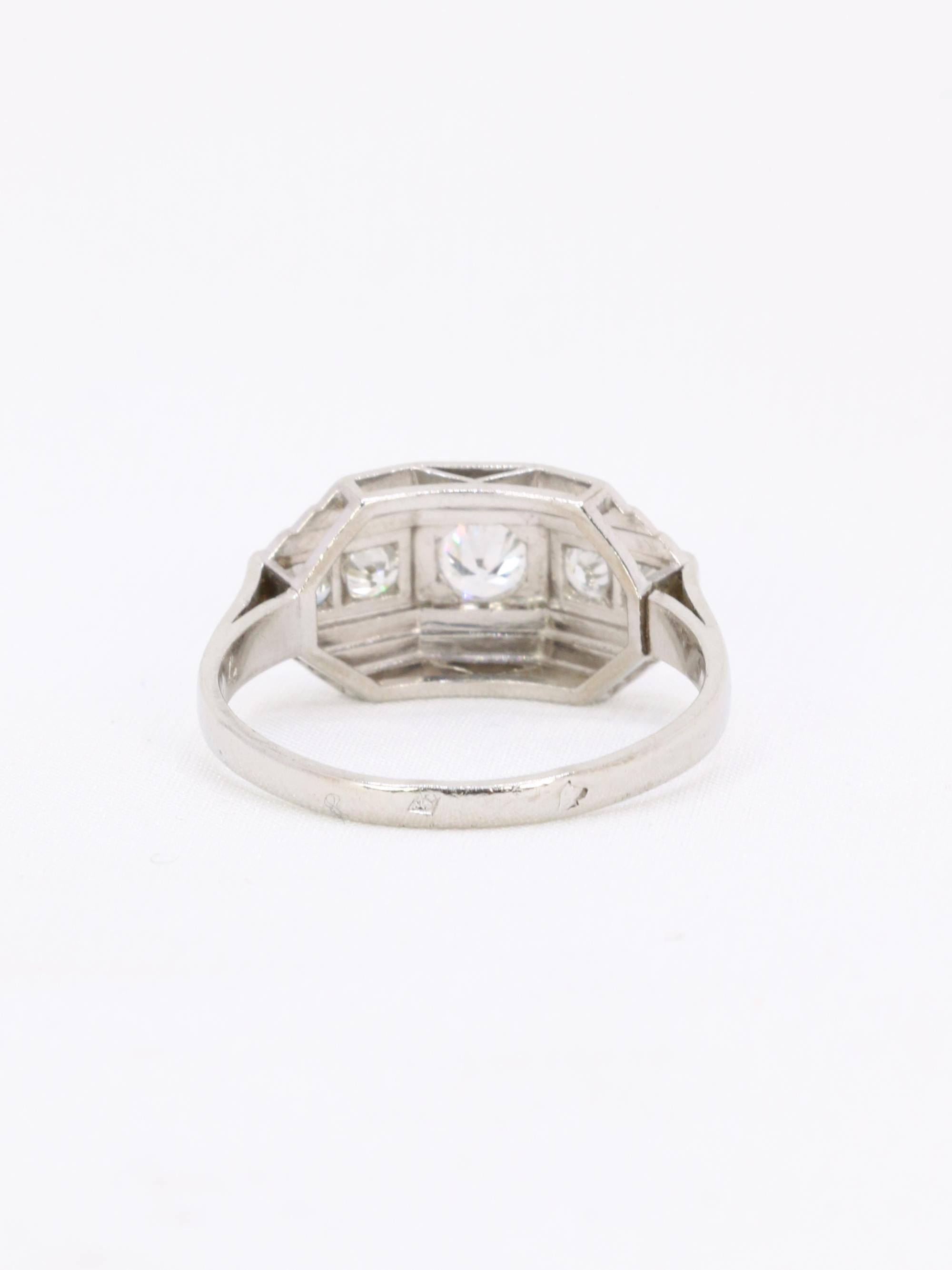 Anello Art Deco con diamante in platino In condizioni buone in vendita a PARIS, FR