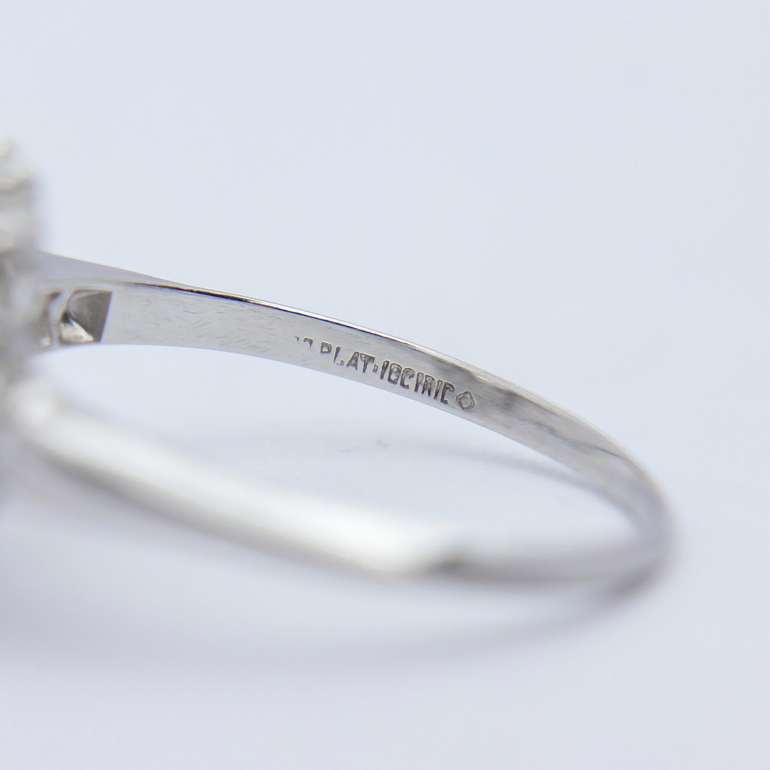 Anello Art Deco in platino e diamanti in vendita 1