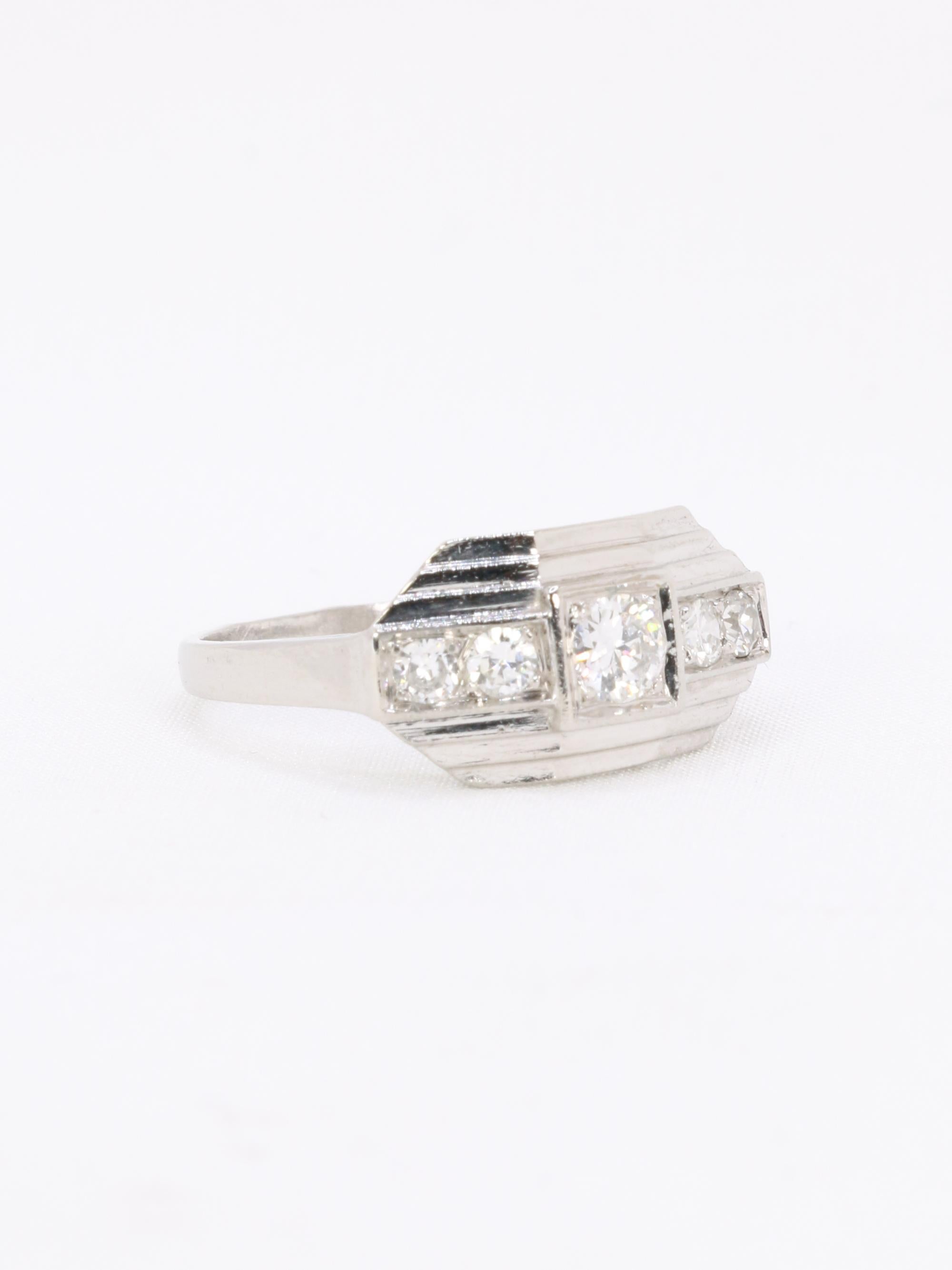 Anello Art Deco con diamante in platino in vendita 1