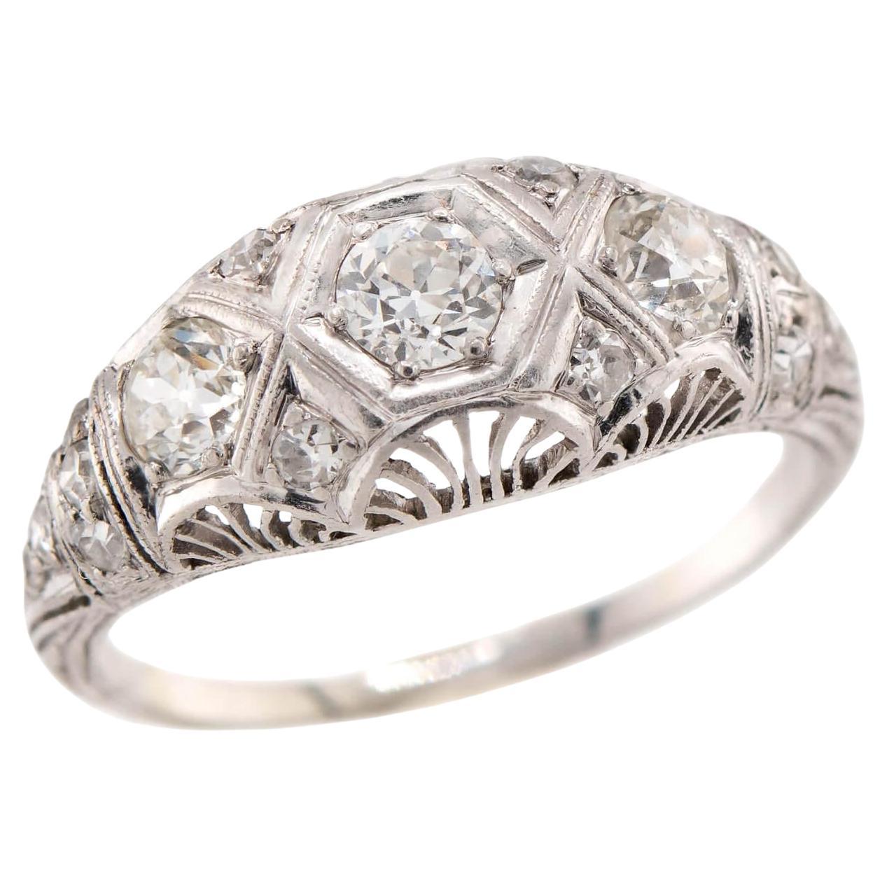 Bague Art déco en platine et diamants