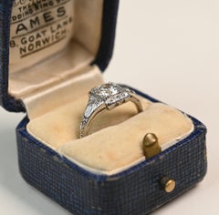 Art Deco Diamantring aus Platin. GIA 0,90ct Alte Europäische Verlobung 1925 E SI2