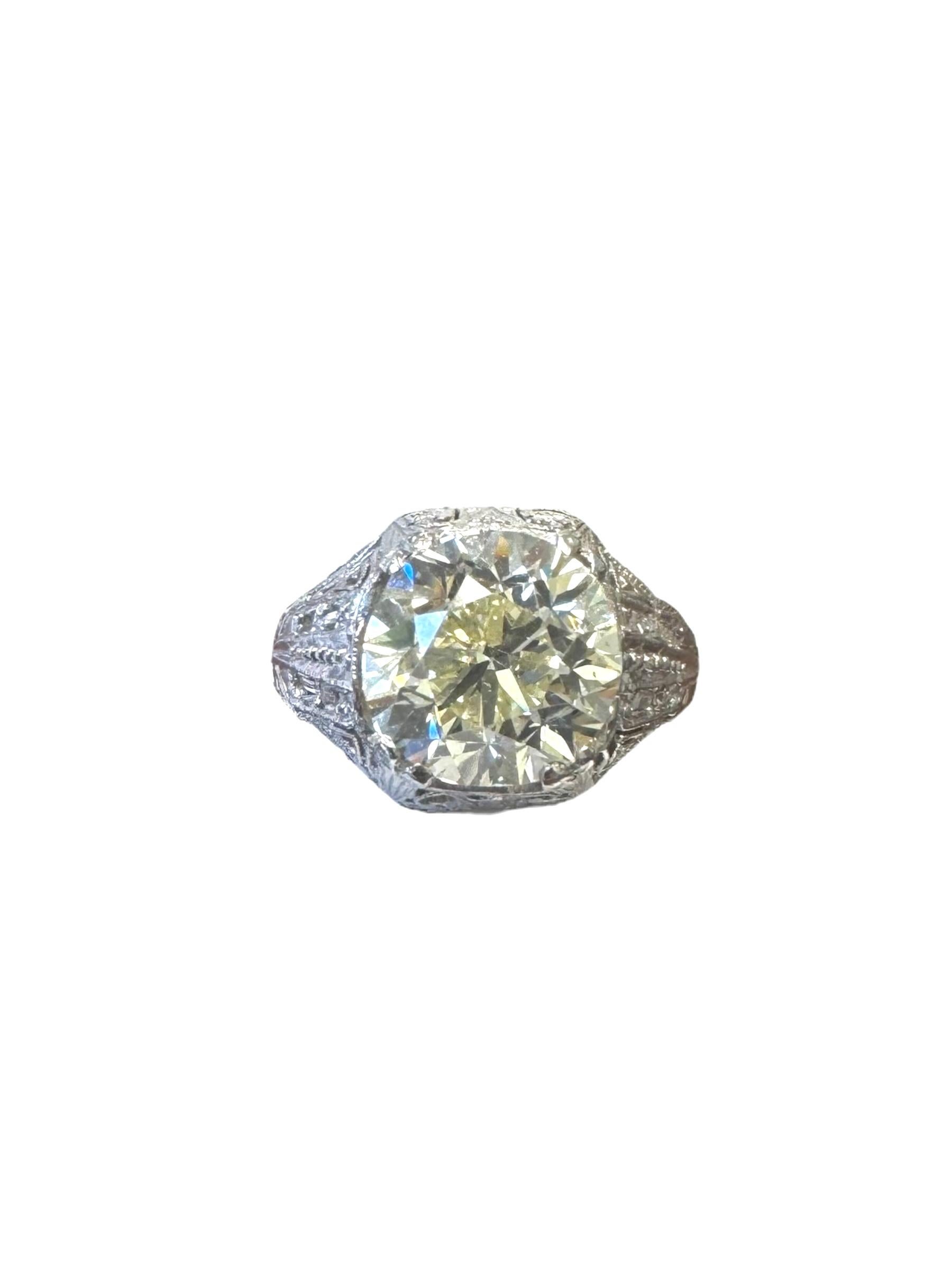 Anillo de diamantes Art Déco en platino con centro y baguettes de 3,02 quilates talla mina antigua Talla antigua en venta