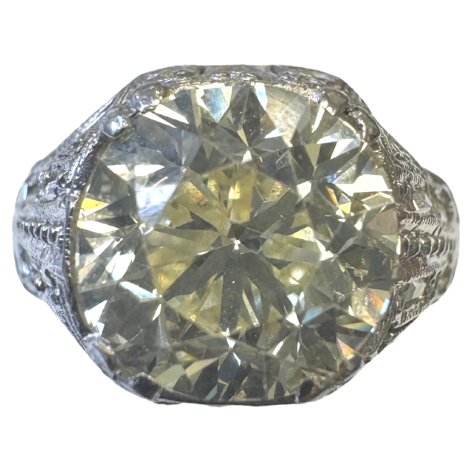 Anillo de diamantes Art Déco en platino con centro y baguettes de 3,02 quilates talla mina antigua en venta