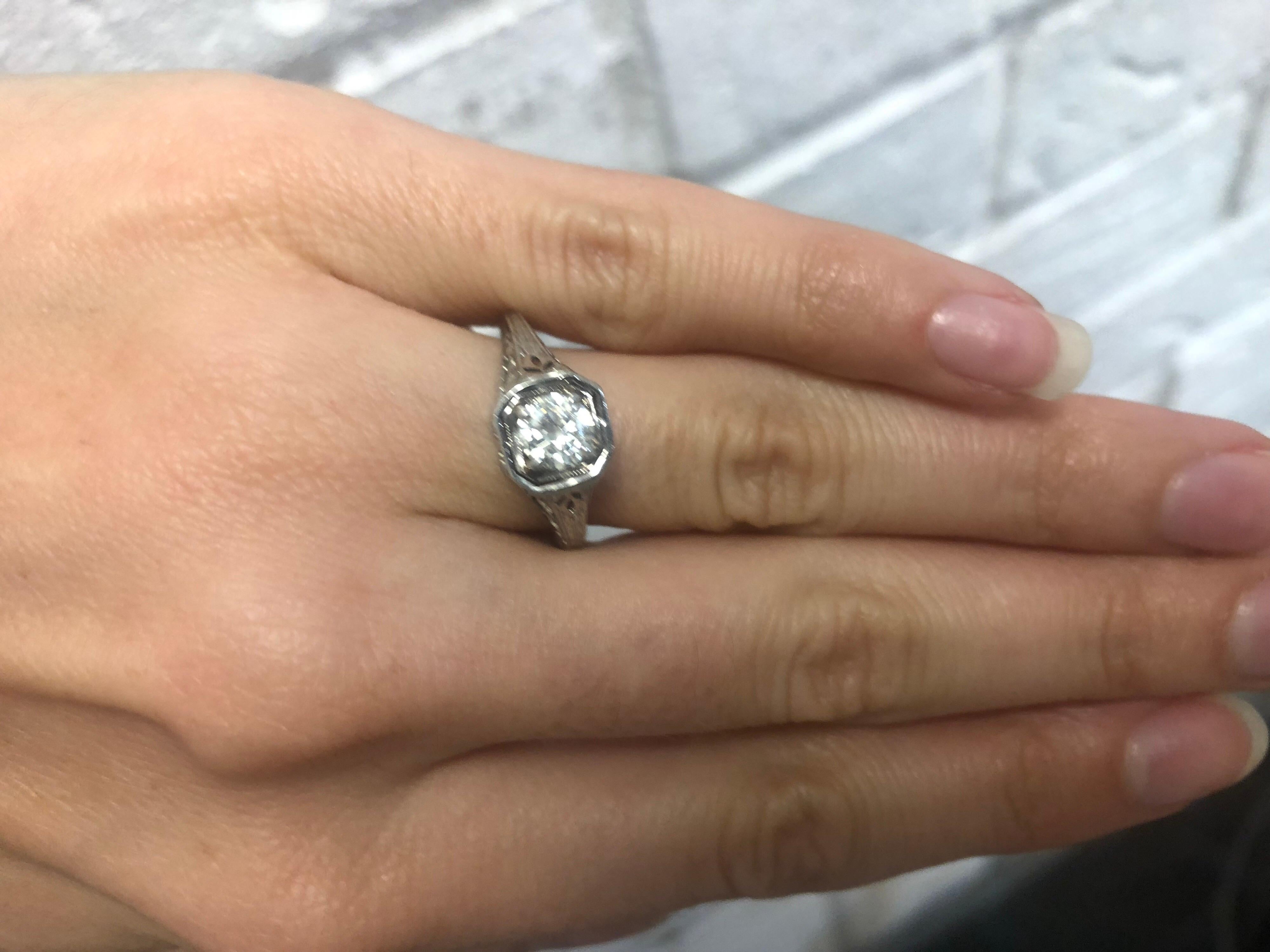 Art Deco Platinum Diamond Ring with Filigree In Excellent Condition In Princeton, NJ