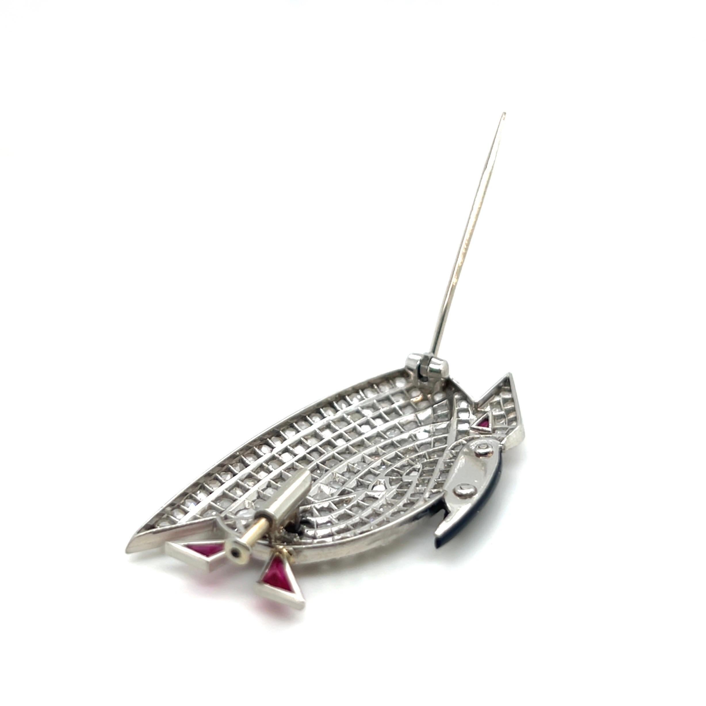 Taglio a rosa Spilla Art Déco in platino con diamante e rubino in vendita