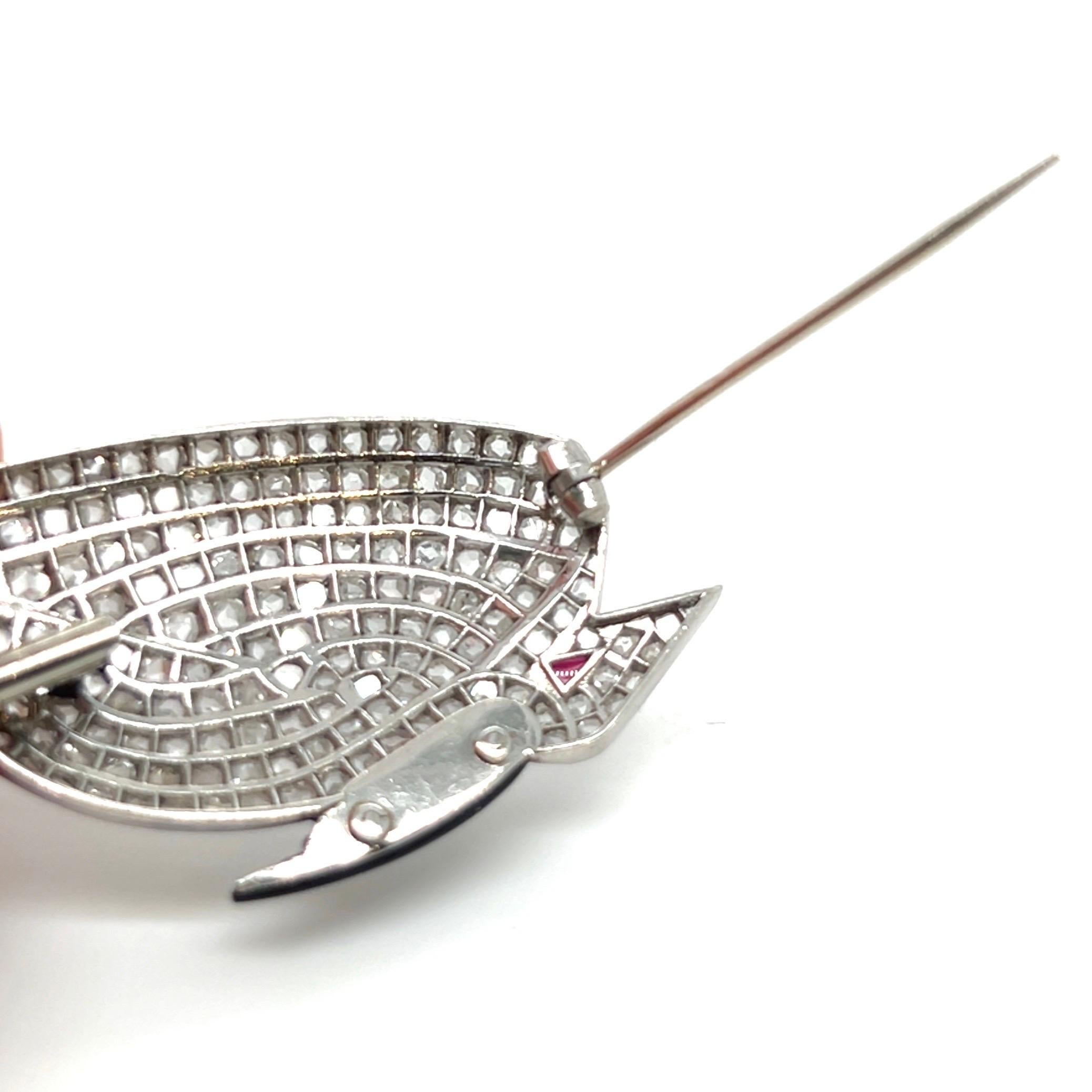 Spilla Art Déco in platino con diamante e rubino In condizioni buone in vendita a Zurich, CH
