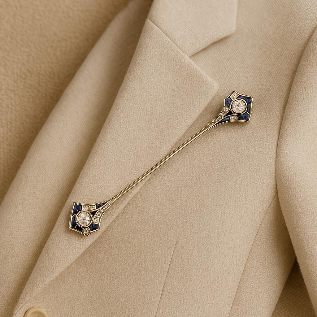 Art Deco Platinum Diamond & Sapphire Pin (Early 20th Century) In Good Condition In New York, NY