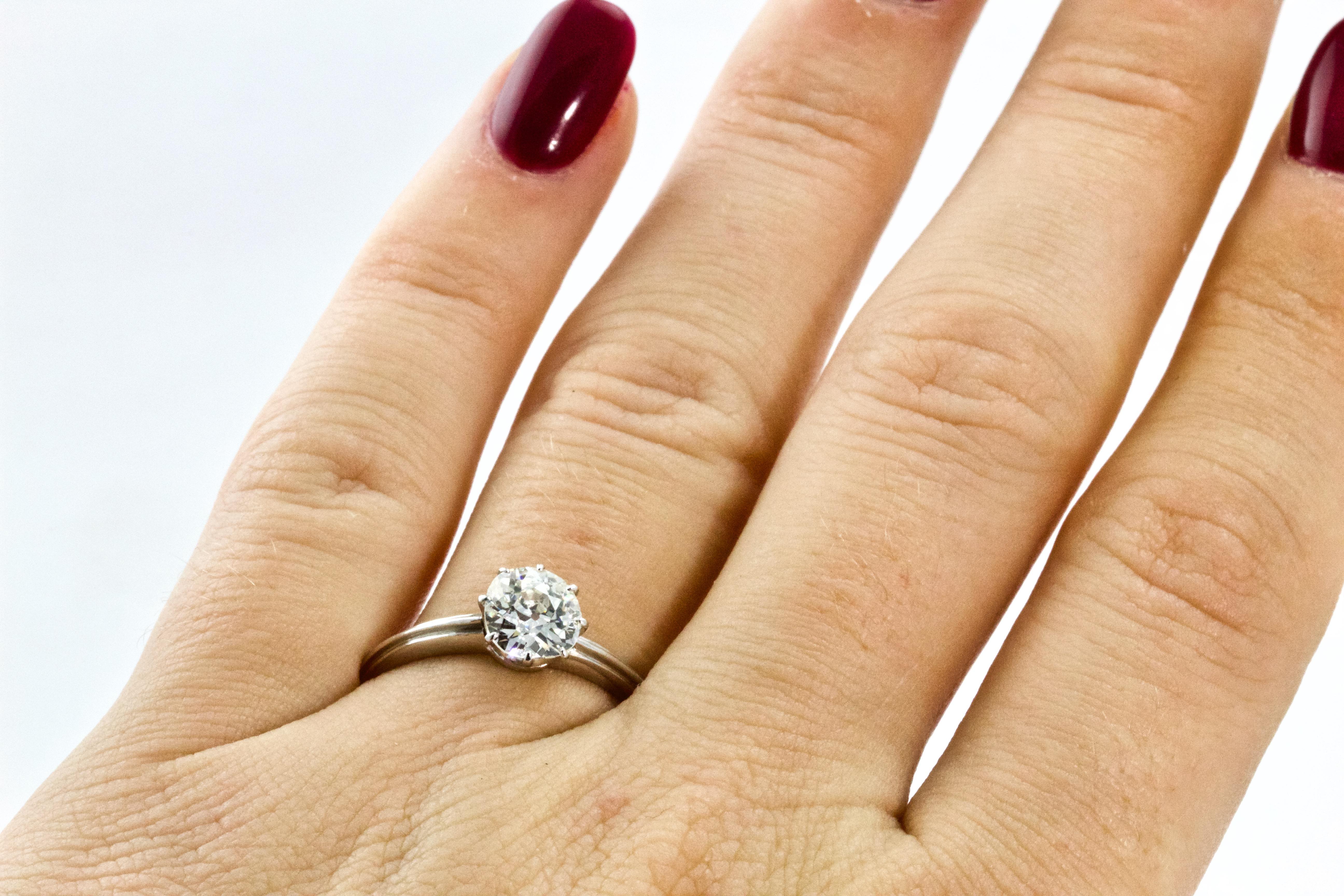 Women's Art Deco Platinum Diamond Solitaire Engagement Ring For Sale