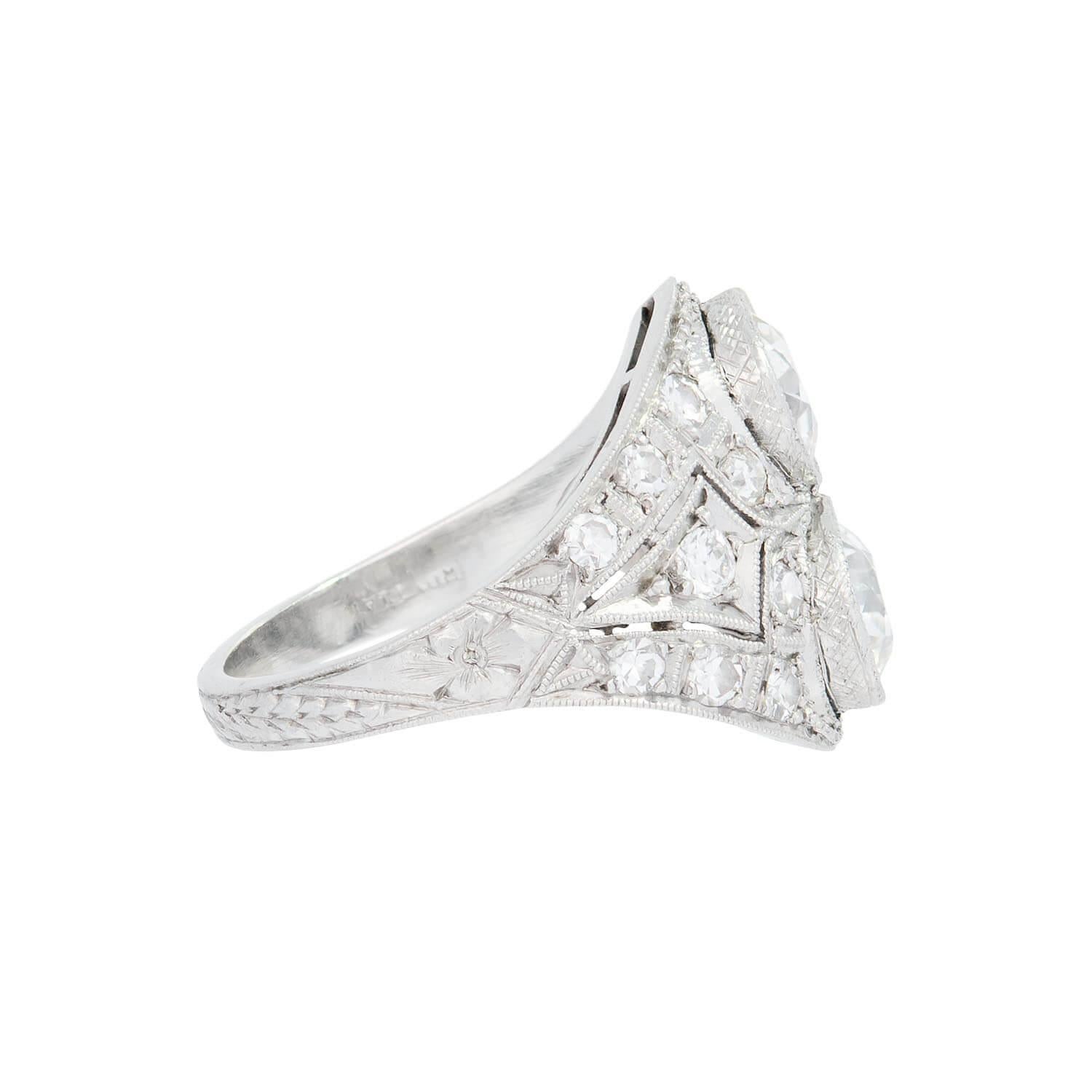 Anillo de compromiso Art Déco de platino y diamantes con dos piedras Art Decó en venta