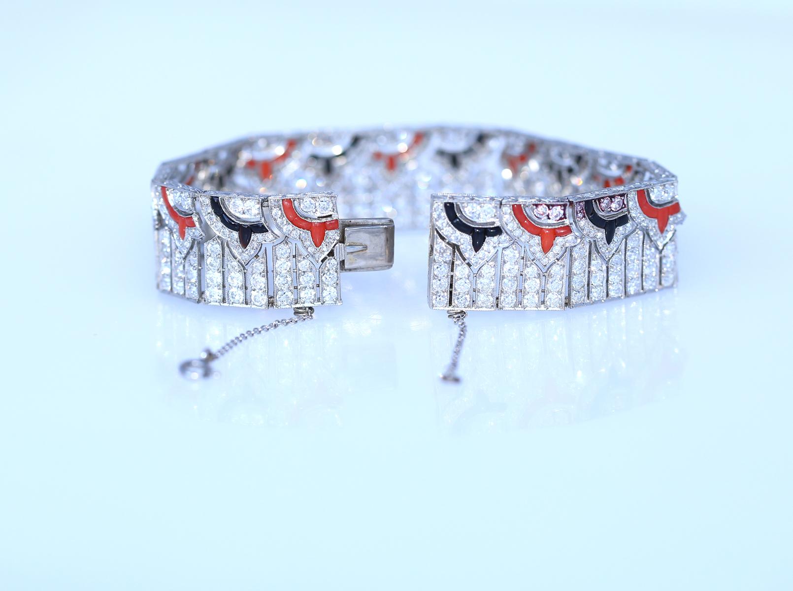 Bracelet à maillons Art déco en platine, diamants et onyx, 1925 Bon état - En vente à Herzelia, Tel Aviv