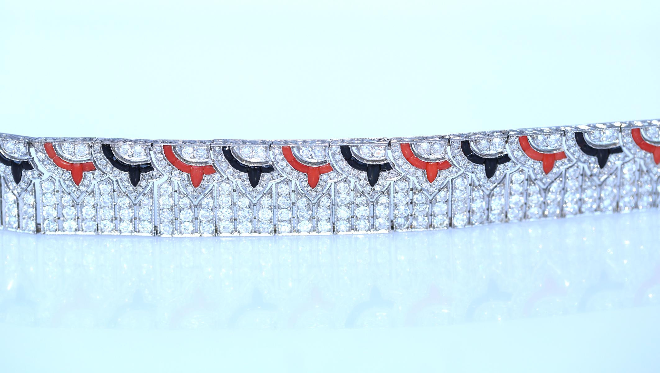 Art Deco Platinum Diamonds Onyx Links Bracelet, 1925 For Sale 1