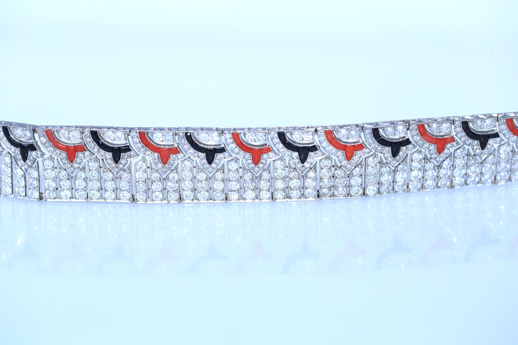 Bracelet à maillons Art déco en platine, diamants et onyx, 1925 en vente 3