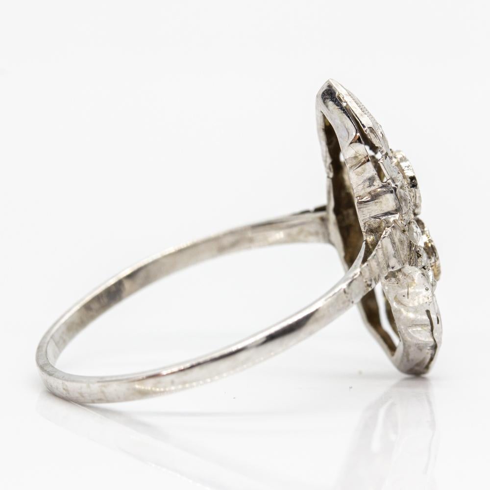 Art Deco Platinum Diamonds Ring In Excellent Condition In Miami, FL