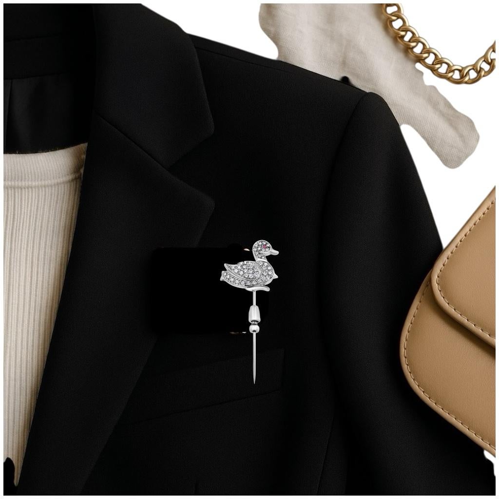 Épingle de canard Art déco du début du 20e siècle, ornée de diamants et d'un œil en rubis en vente 1