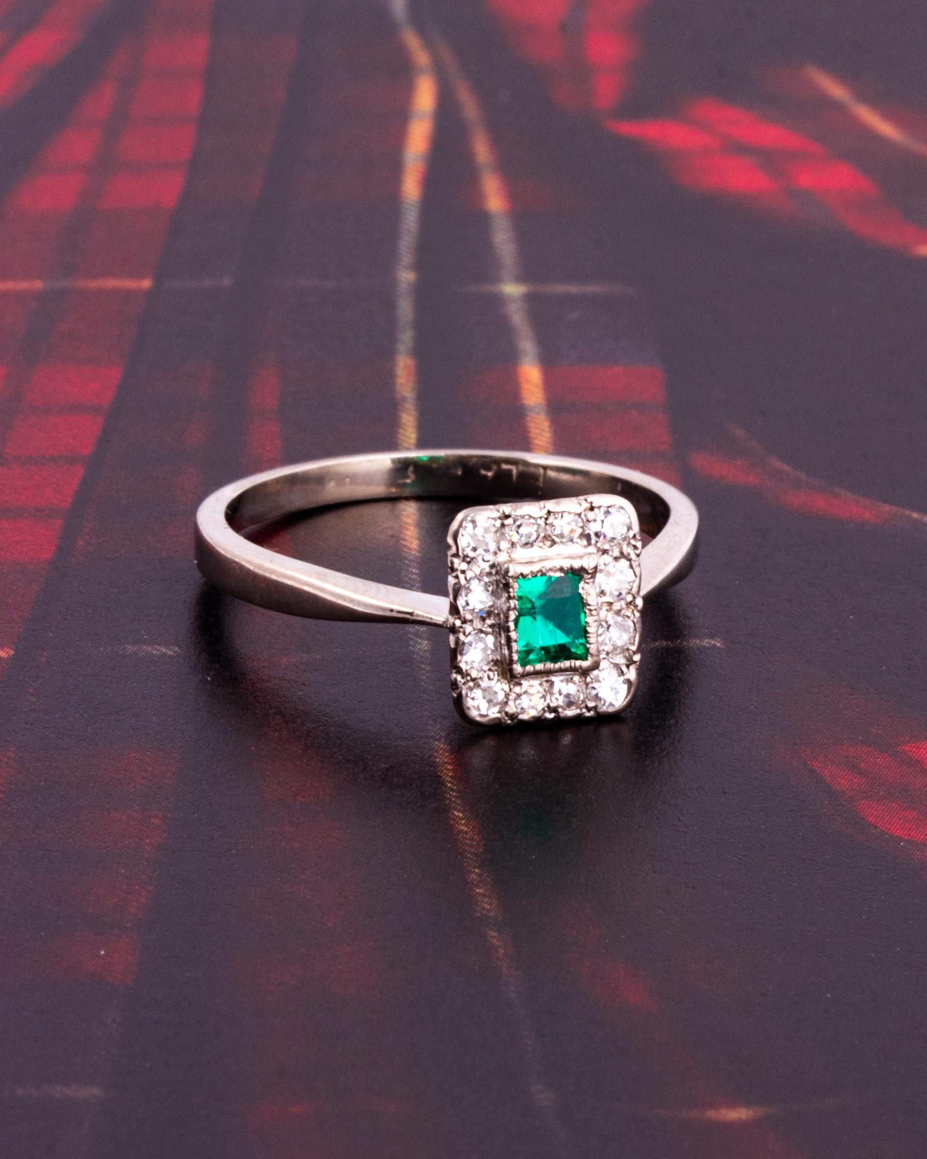Women's or Men's Art Deco Platinum Emerald and Diamond Panel Cluster Ring