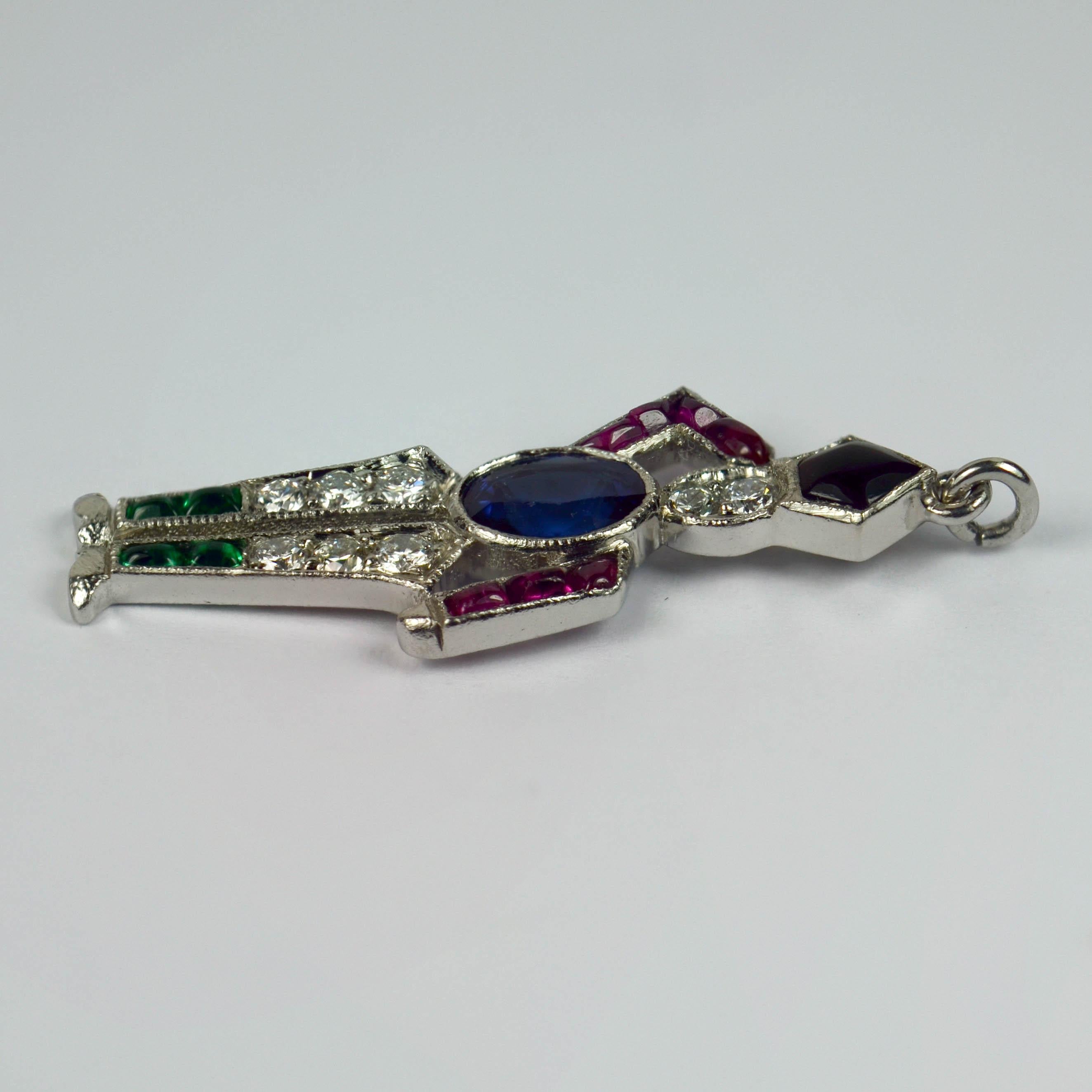 Art Deco Platin Smaragd Rubin Saphir Diamant Soldier Charm Anhänger für Damen oder Herren im Angebot