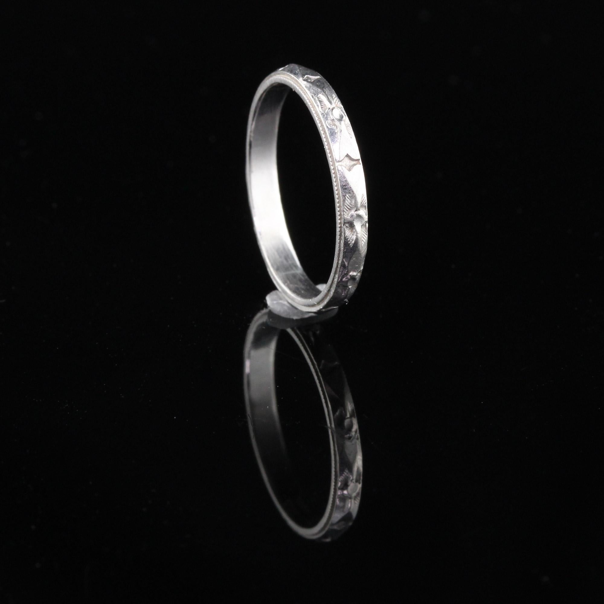Art Deco Platinum Engraved Wedding Band In Excellent Condition For Sale In Great Neck, NY
