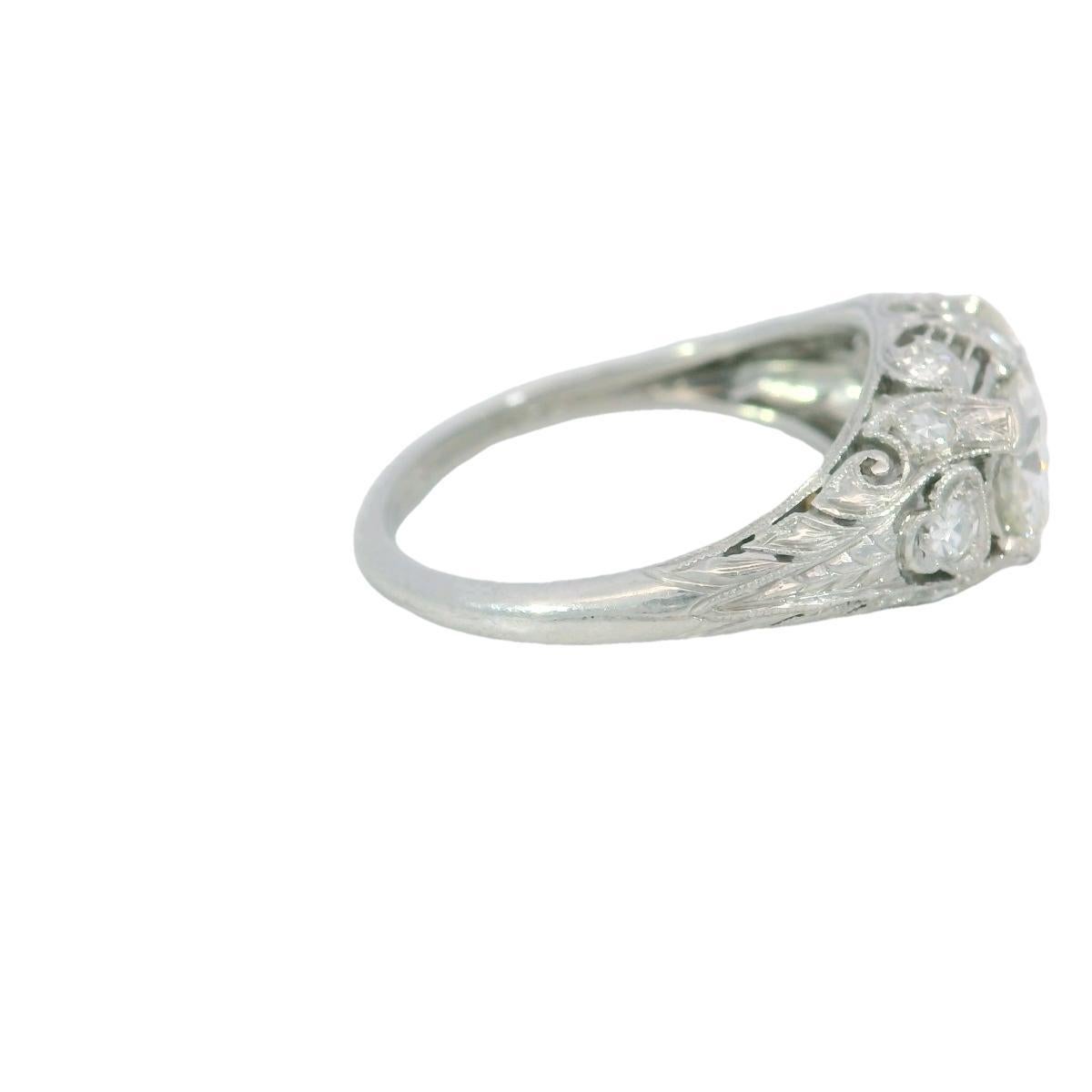 Anello di fidanzamento Art Deco in platino a filigrana con doppio diamante in vendita 1
