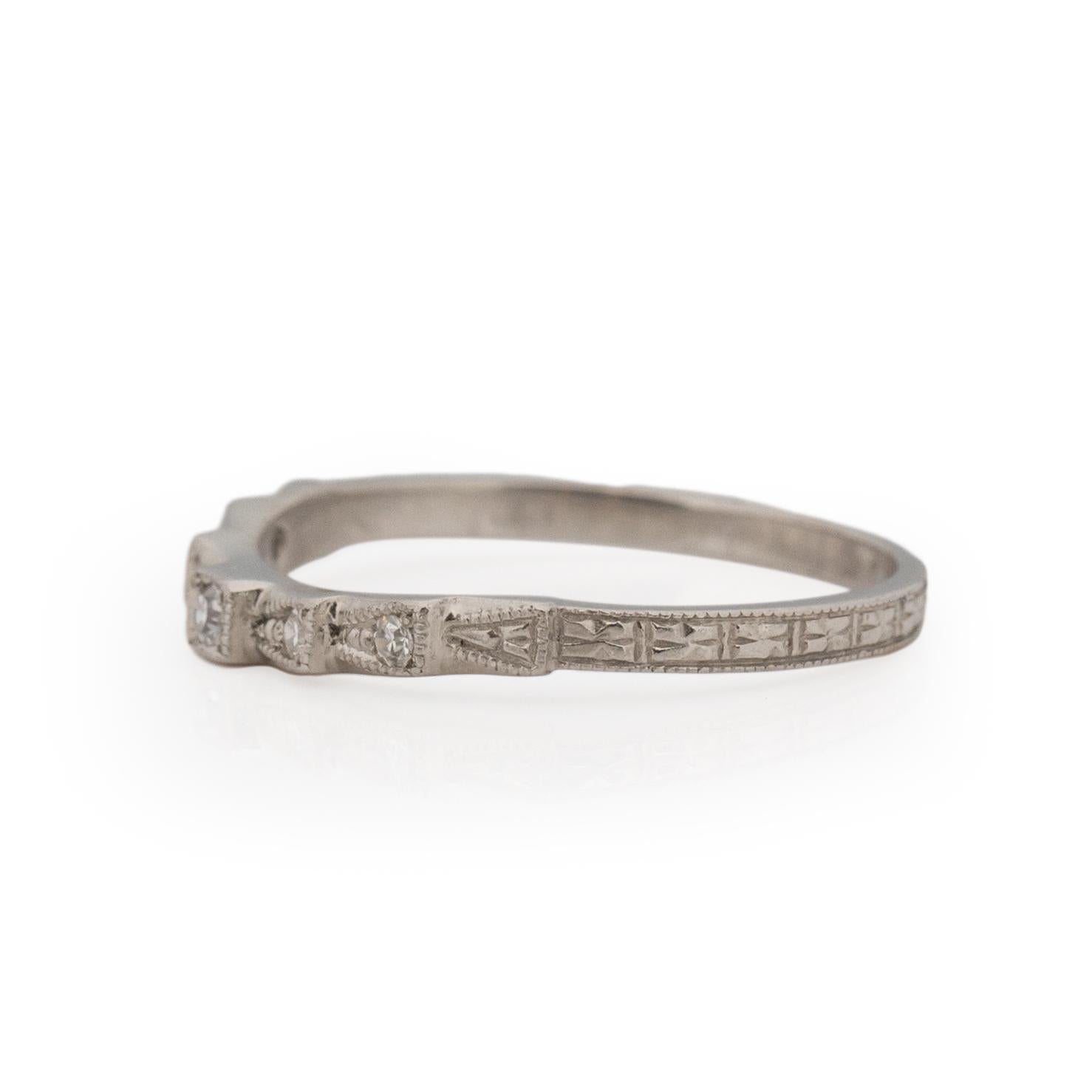 Art Deco Platinum Floral Engraved Step Design Vintage Stackable Wedding Band In Good Condition In Addison, TX