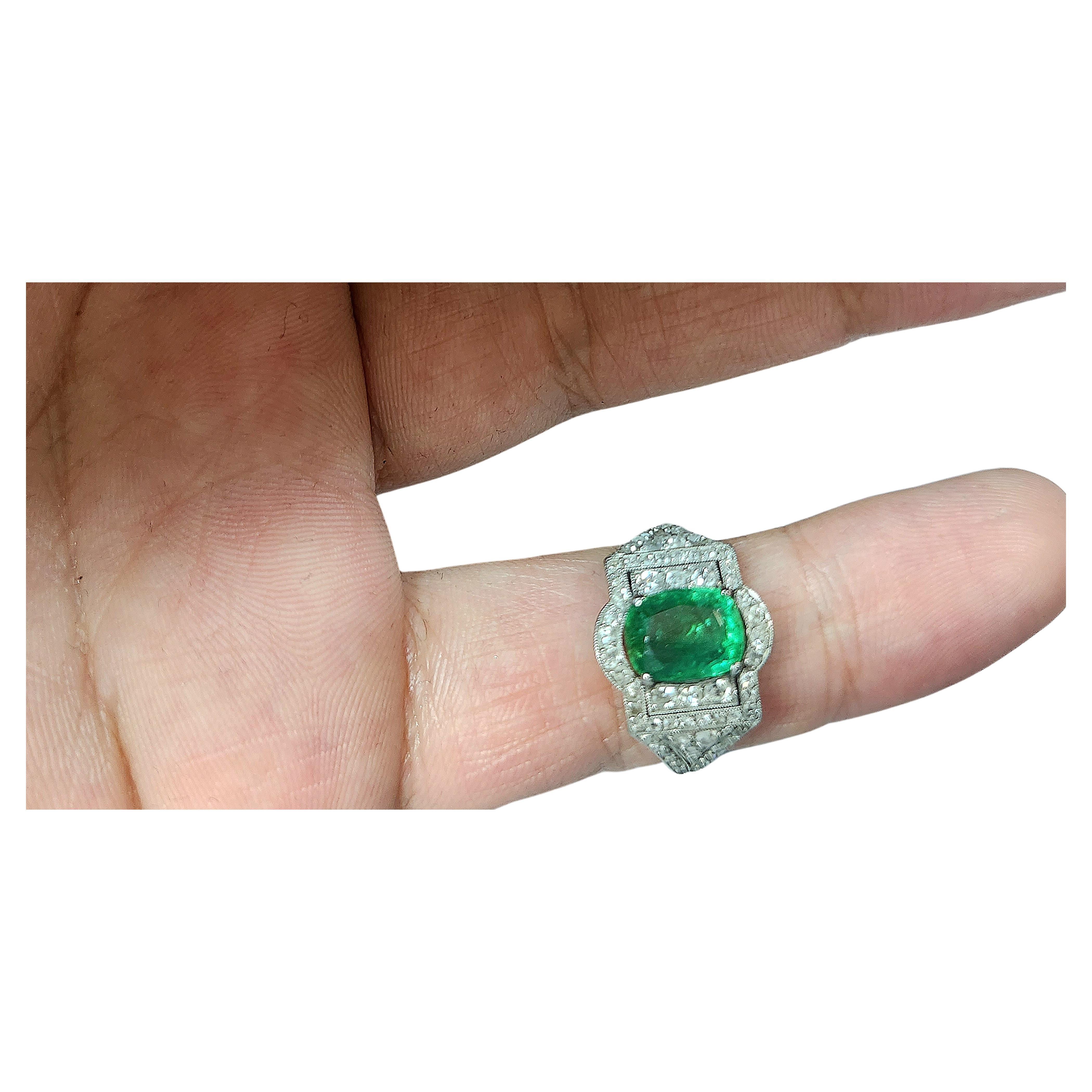 Art Deco Platinum French Emerald and Diamond Ring For Sale 1