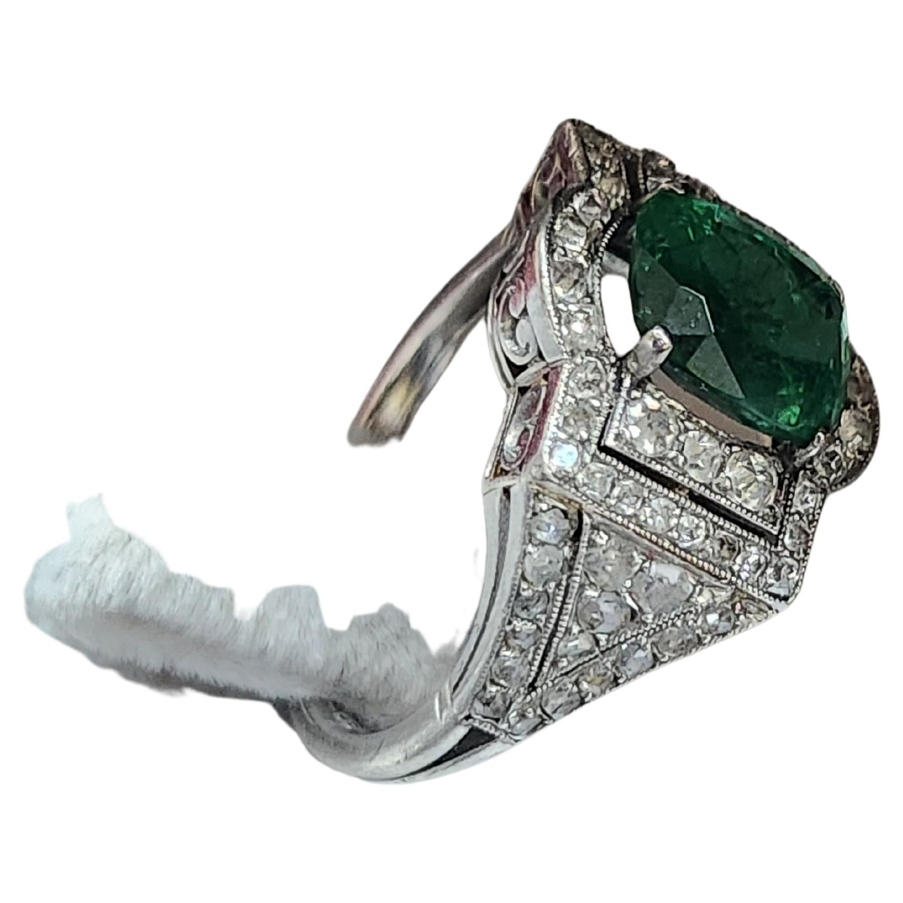 Art Deco Platinum French Emerald and Diamond Ring For Sale 3