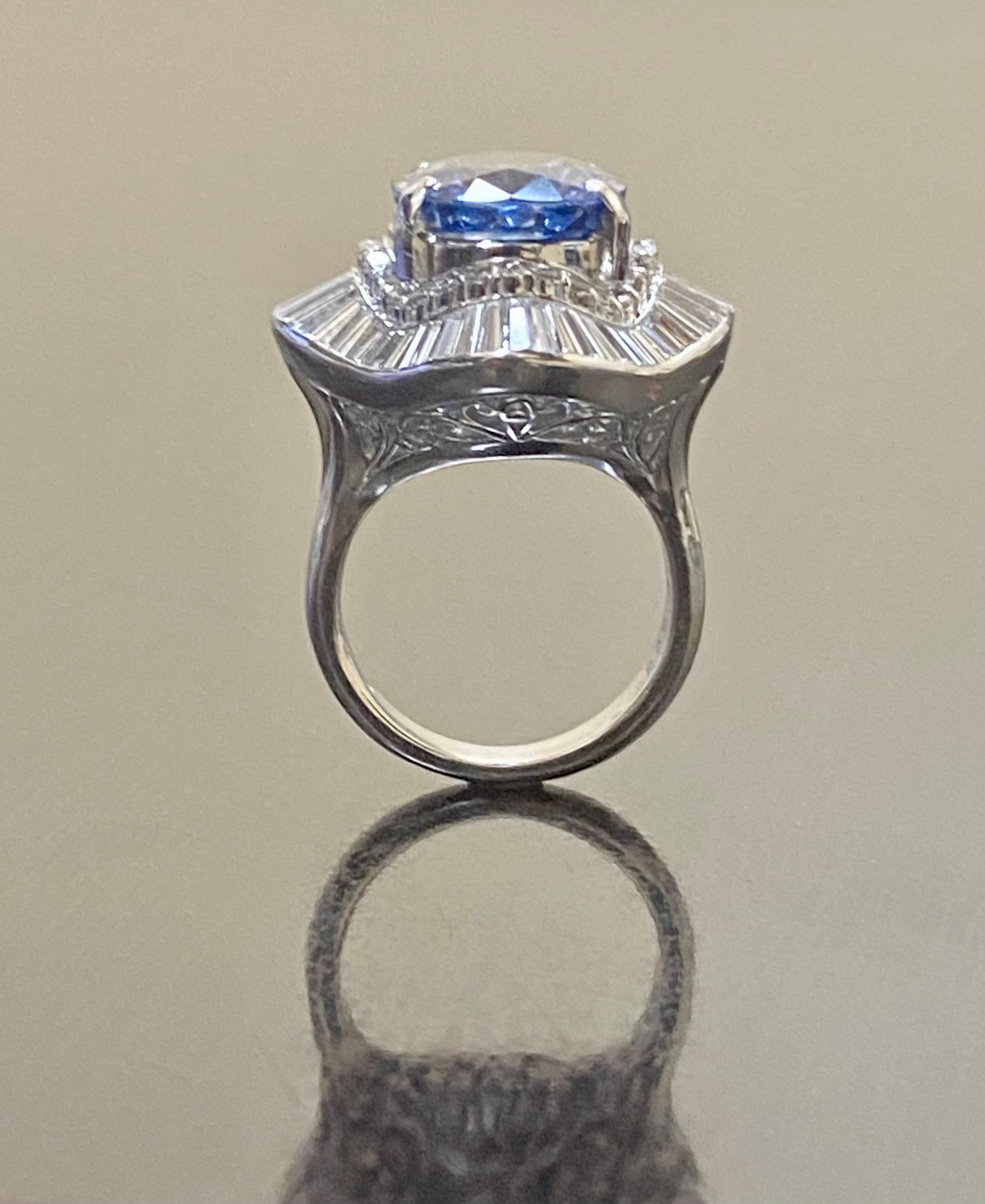 Bague Art déco en platine avec saphir bleu ovale certifié GIA de 10,47 carats en vente 4