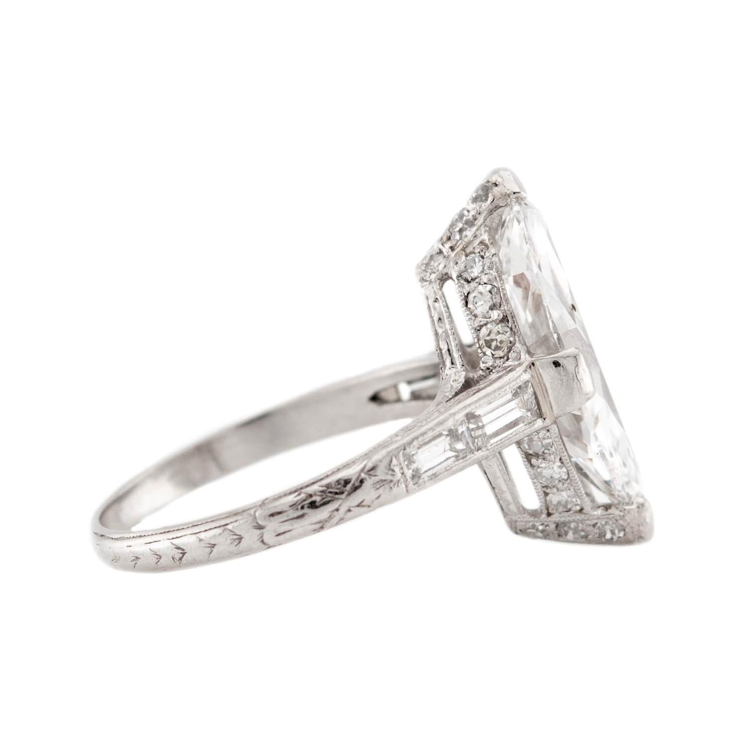 Taille Marquise Bague de fiançailles Art déco en platine GIA avec diamant marquise 3,34ct en vente