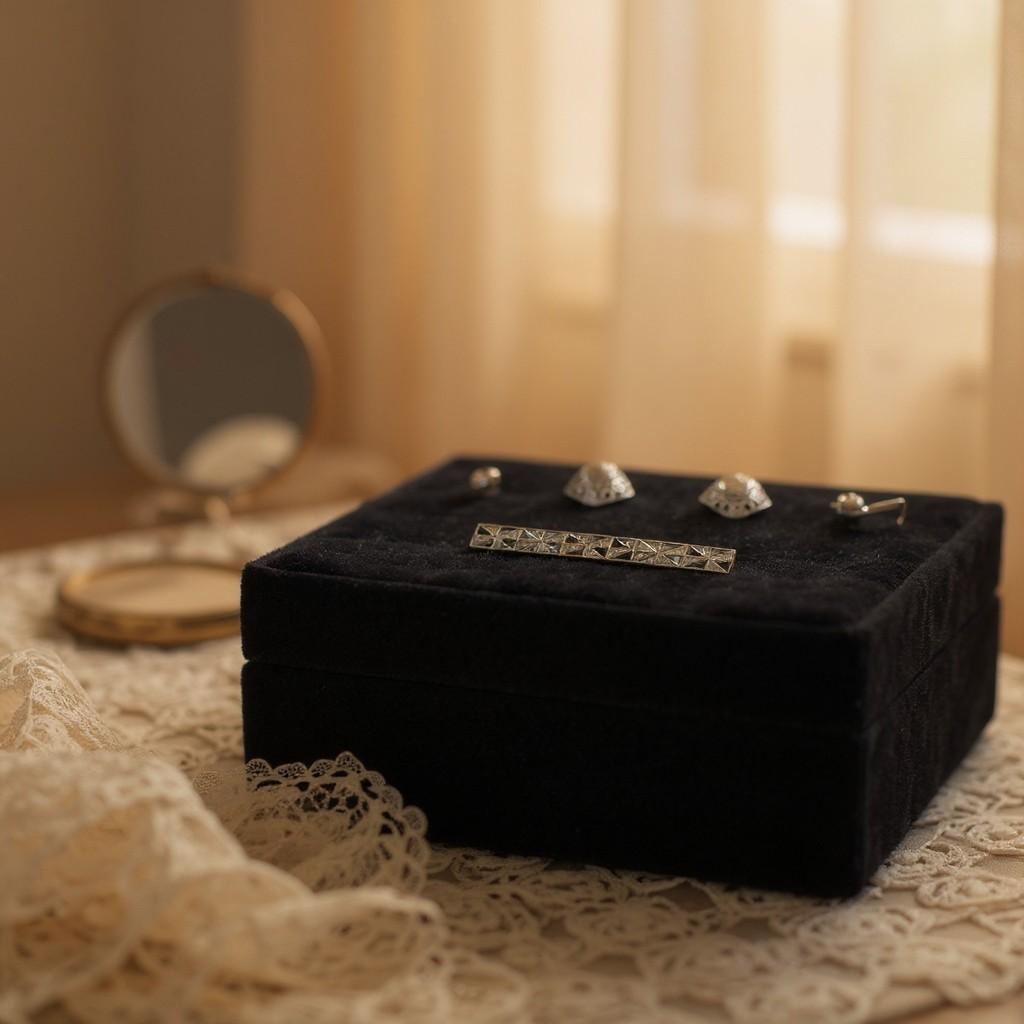 Art Deco Platin Gold Diamant 0,30 Karat Schwarzer Onyx 2.1 Zoll Brosche (Art déco) im Angebot