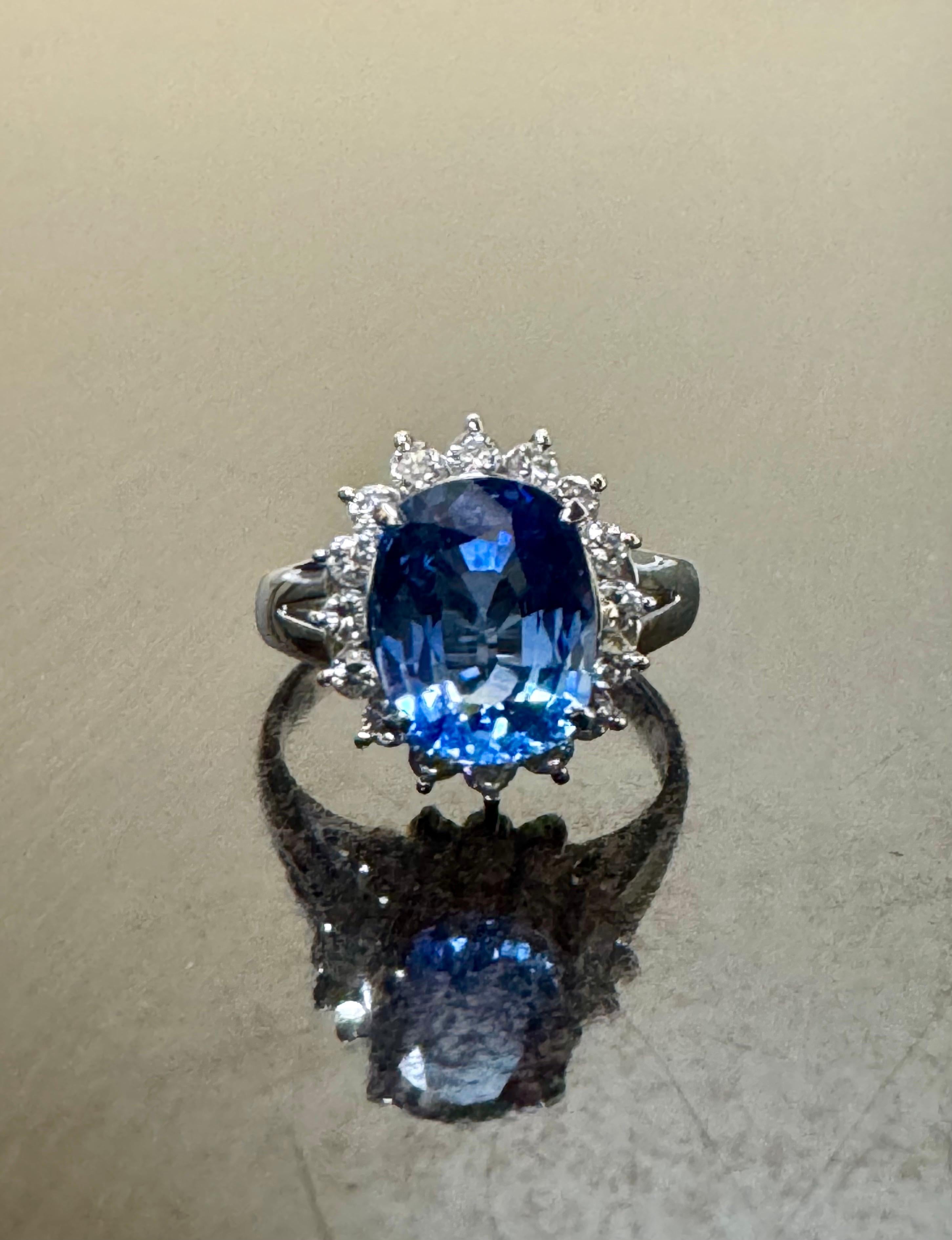 Art Deco Platinum Halo Diamond Oval 3.75 Carat Blue Sapphire Engagement Ring For Sale 4
