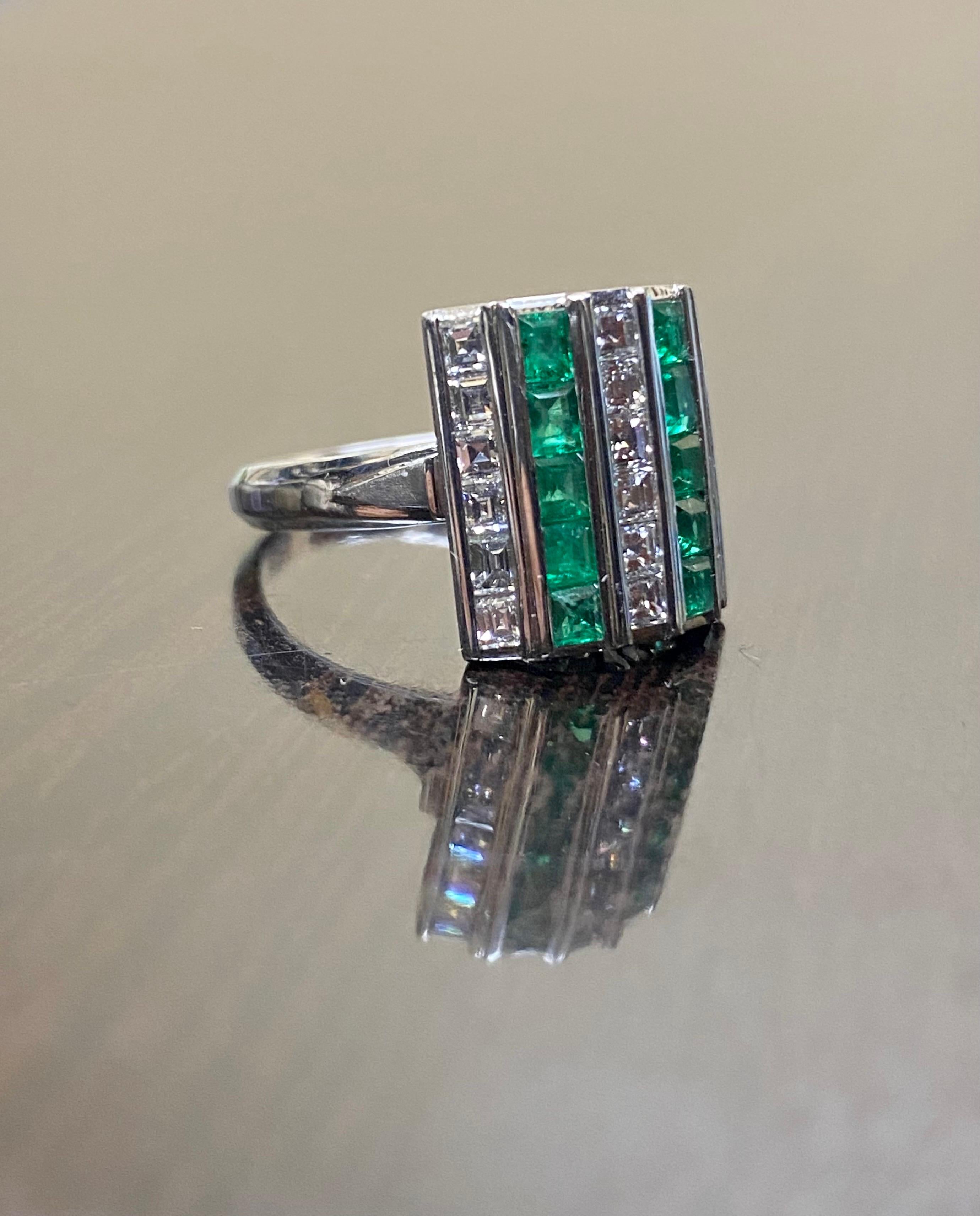 Women's Art Deco Platinum Handmade Diamond Colombian Emerald Cocktail Ring For Sale