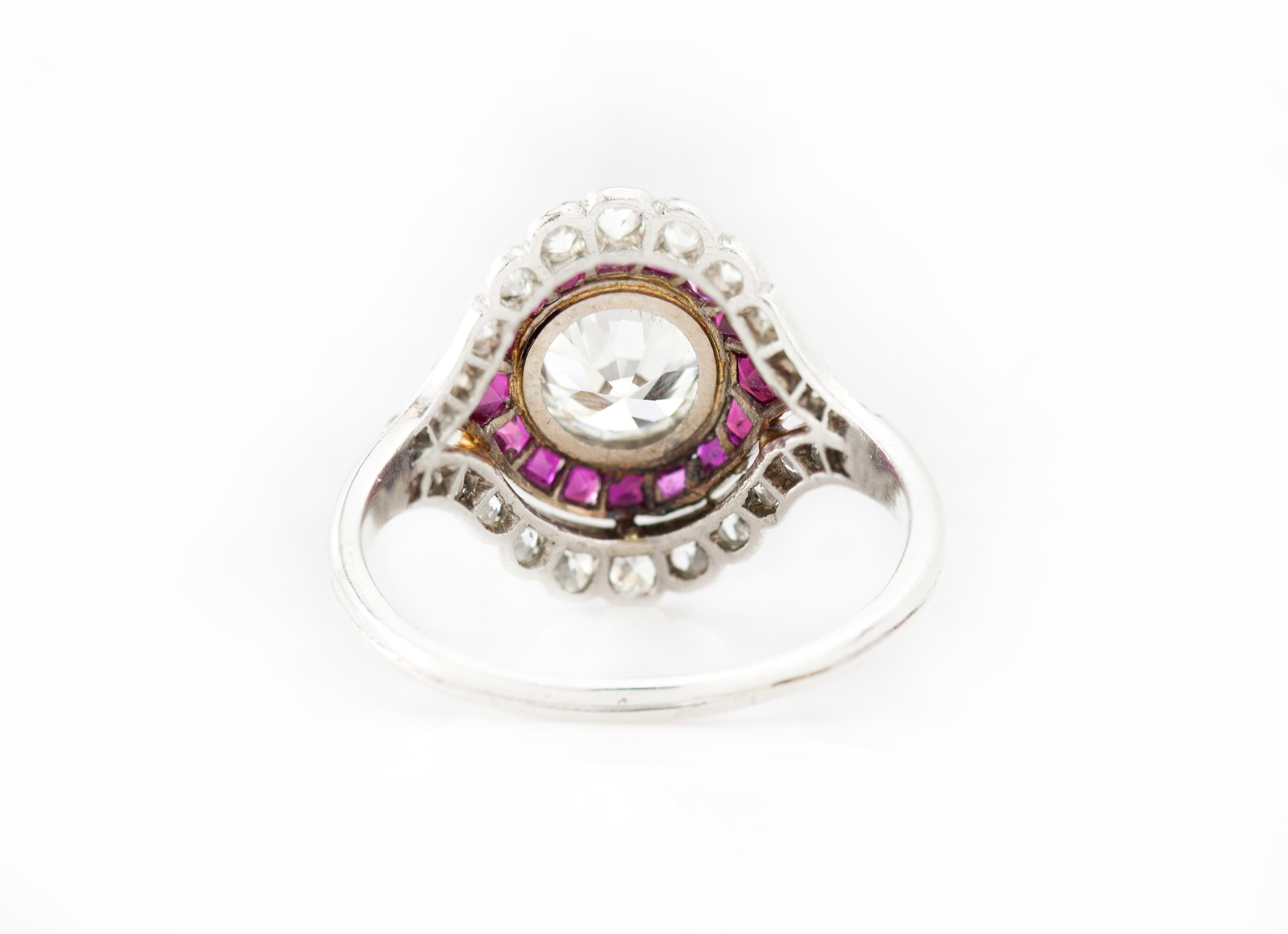 Round Cut Art Deco Platinum Ladies Ring with 1.50 Carat Diamond and Rubies, 1930s For Sale