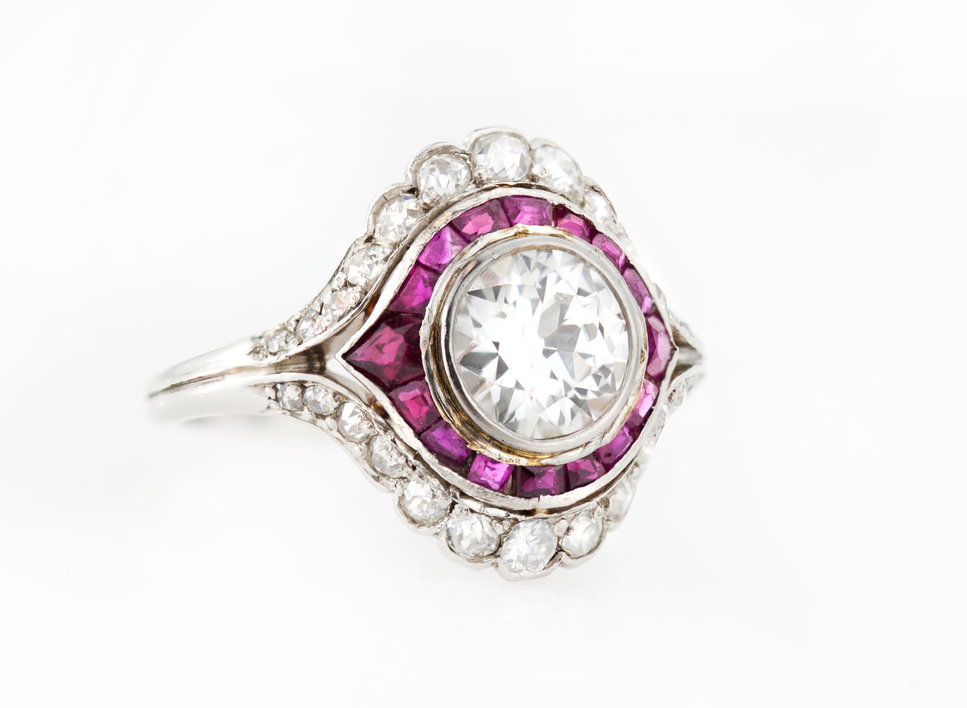 Art Deco Platinum Ladies Ring with 1.50 Carat Diamond and Rubies, 1930s In Good Condition For Sale In Braintree, GB