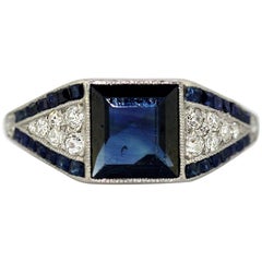 Art Deco Platinum Ladies Ring with Blue Sapphire and Diamonds, France circa 1920