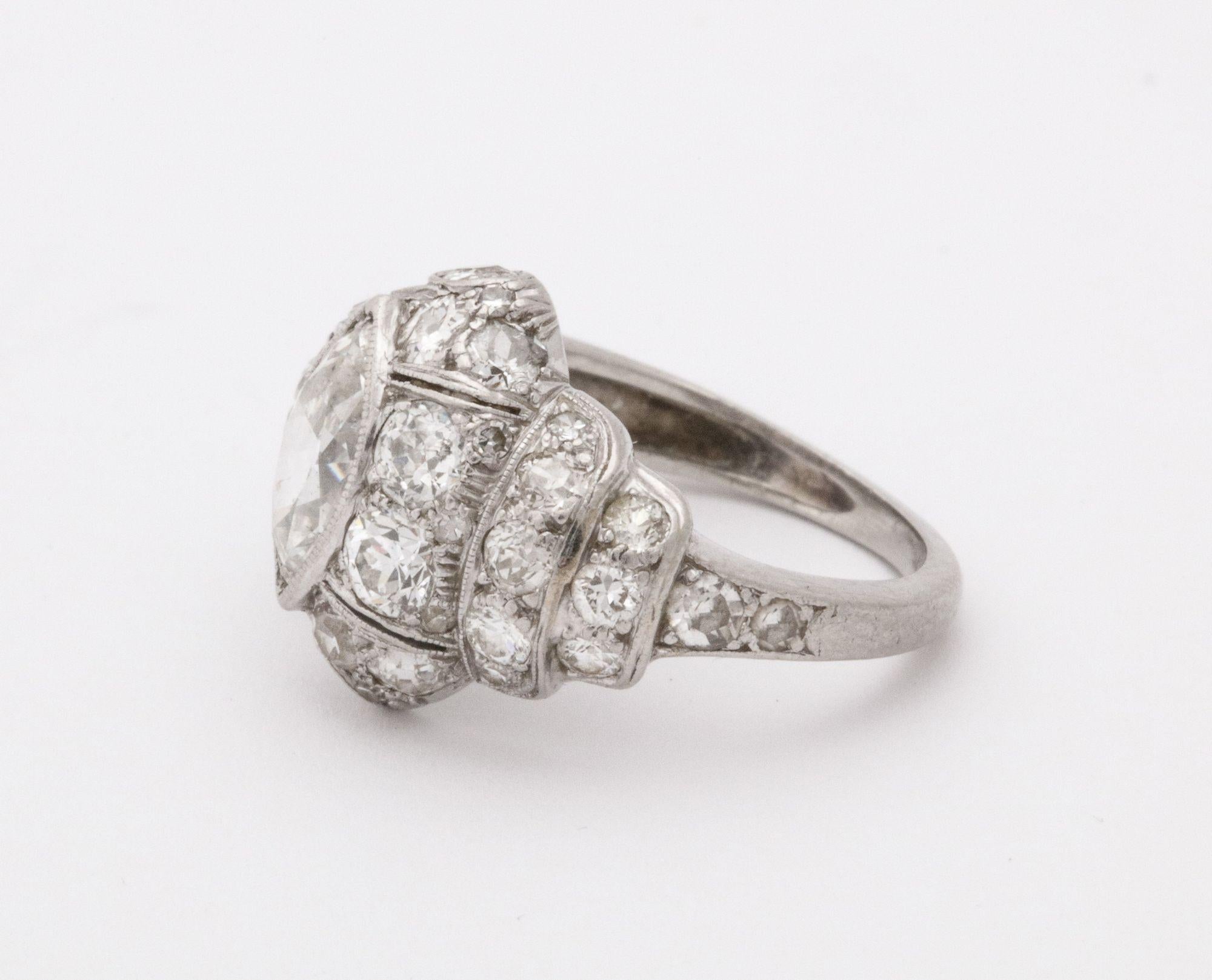 Platin-Cocktailring mit Marquise-Diamant im Art déco-Stil (Marquiseschliff)