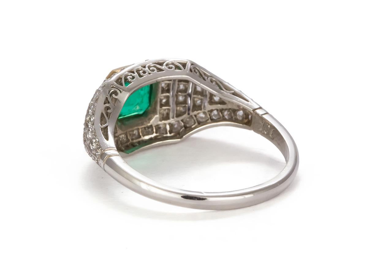 Art Deco Platinum Natural Emerald and Diamond Ring In Good Condition In Tustin, CA