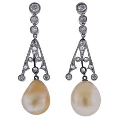 Art Deco Platin-Ohrringe mit natürlichen Perlen und Diamanten