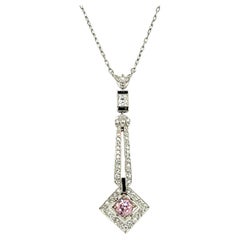 Collana Art Deco in platino con diamanti naturali rosa violacei e onice