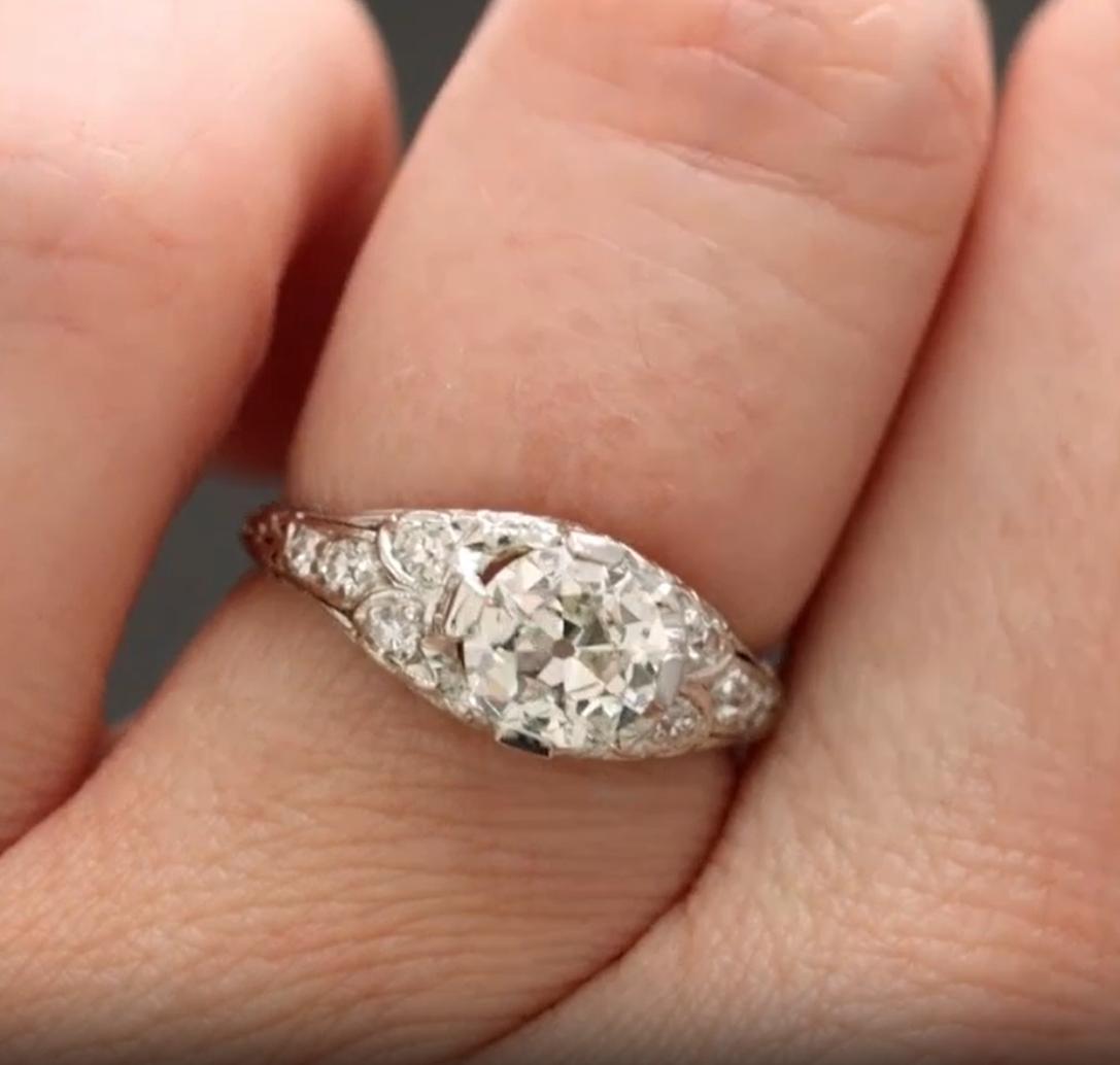 Art Deco Platinum Old European Cut Diamond Engagement Ring, Circa 1920s Art Decó en venta
