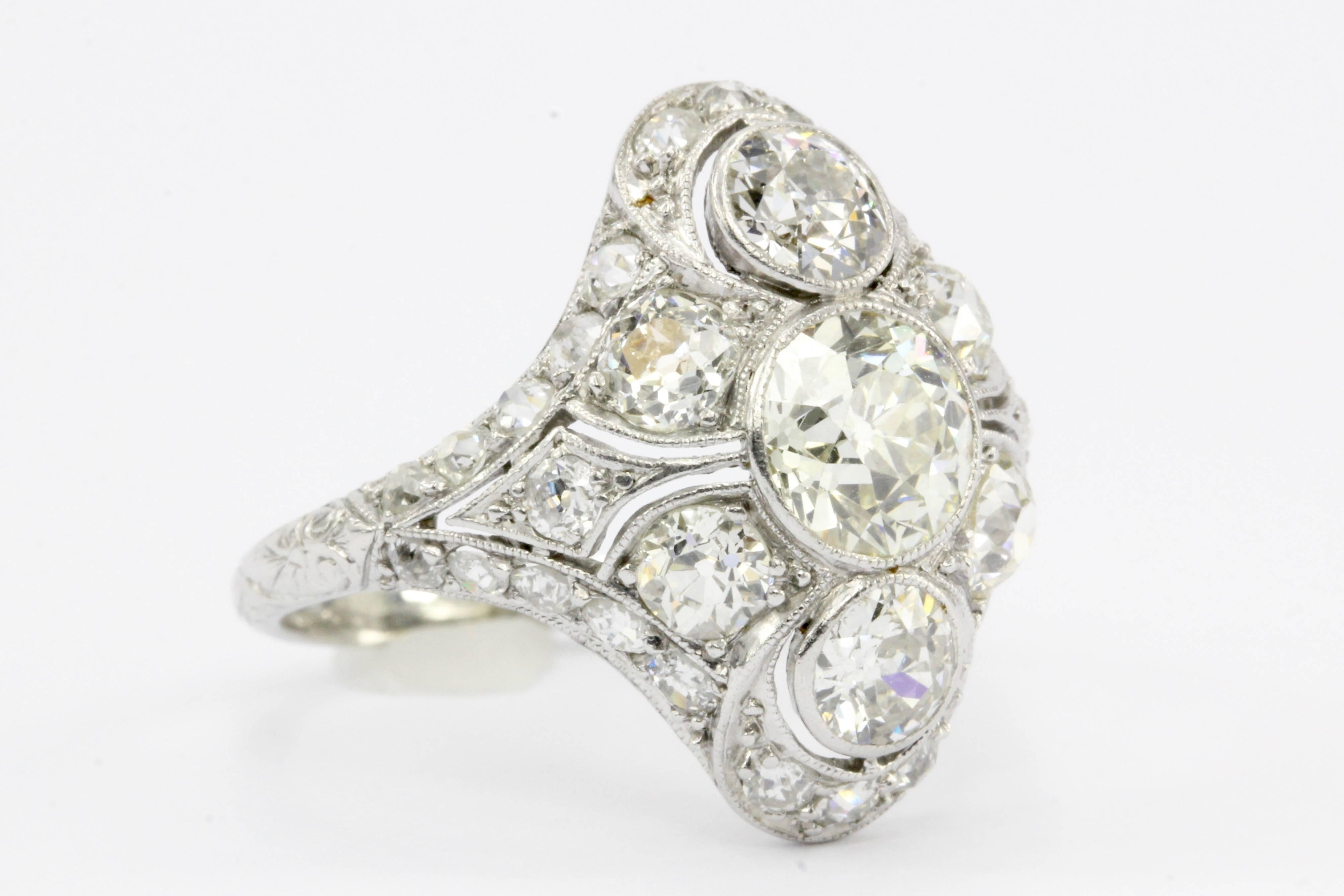 Art Deco Platinum Old European Cut Diamond Three-Stone Cluster Ring, circa 1920s In Excellent Condition In Cape May, NJ