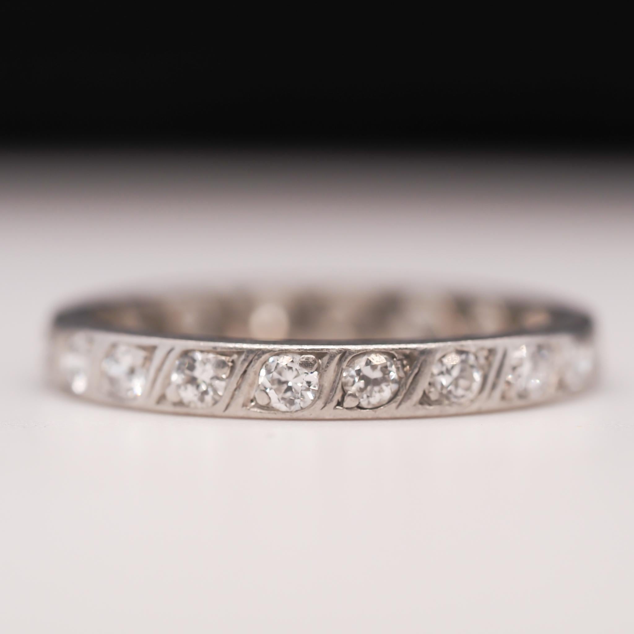 Eternity-Ring aus Platin mit altem europäischem Diamanten im Art déco-Stil VHK #546 im Angebot 2
