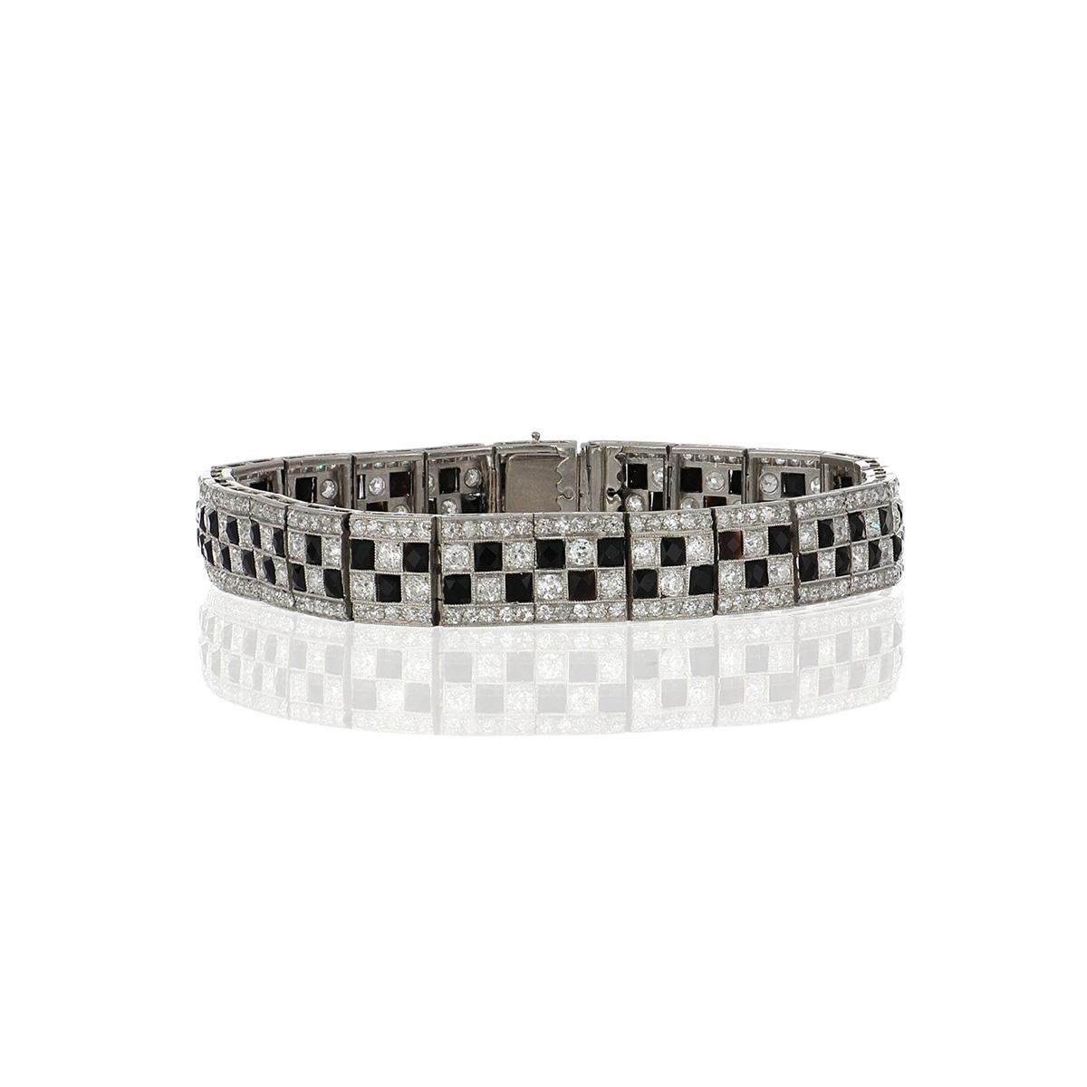 Taglio misto Bracciale Art Line in platino con onice e diamanti a scacchiera in stile Déco in vendita