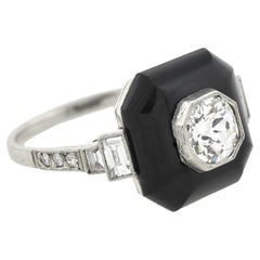 Platinring mit 0,75 Karat Onyx und Diamant im Art-déco-Stil