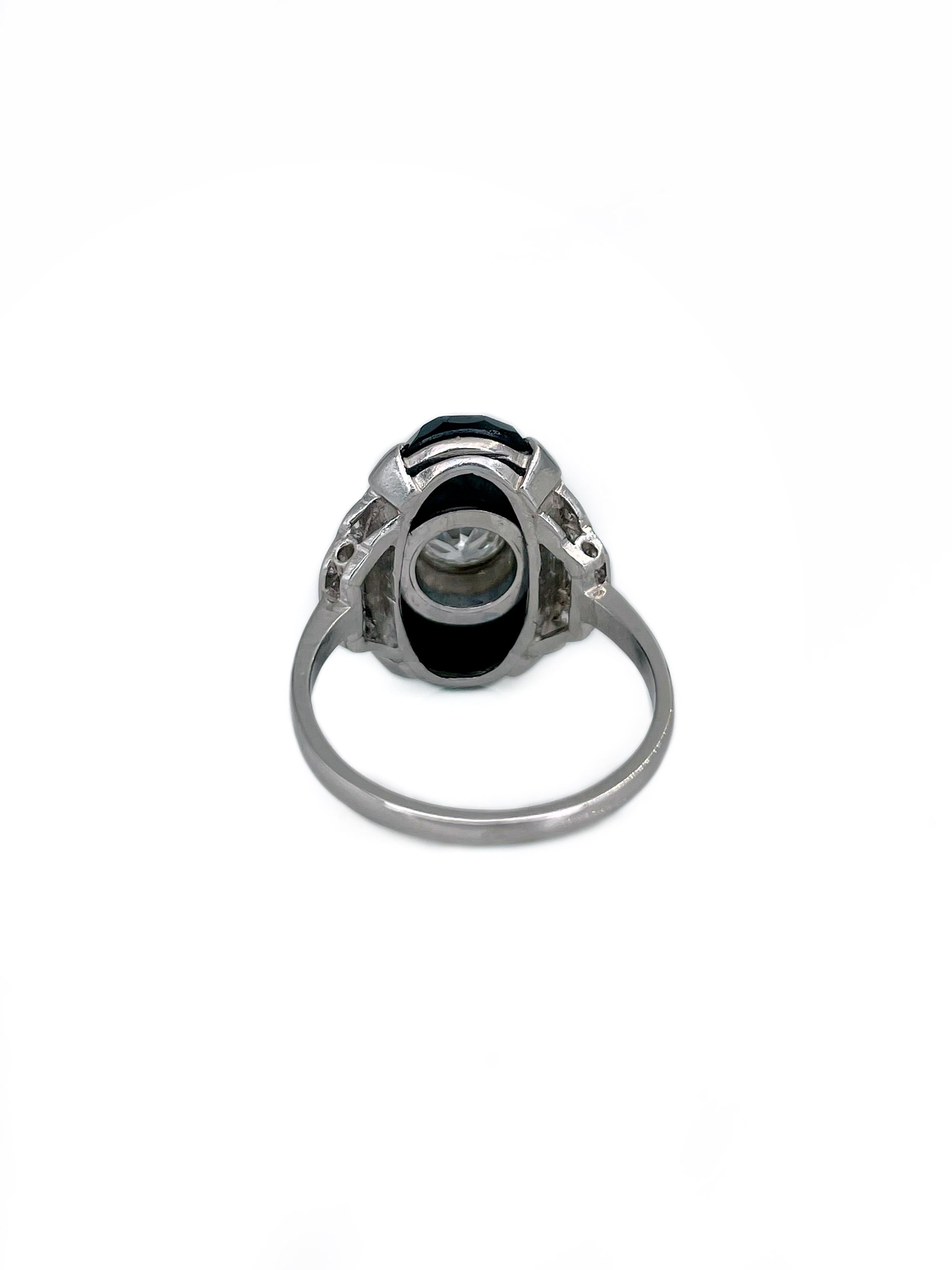Women's or Men's Art Deco 900 Platinum 0.84 Carat Diamond Onyx Oval Cocktail Ring For Sale